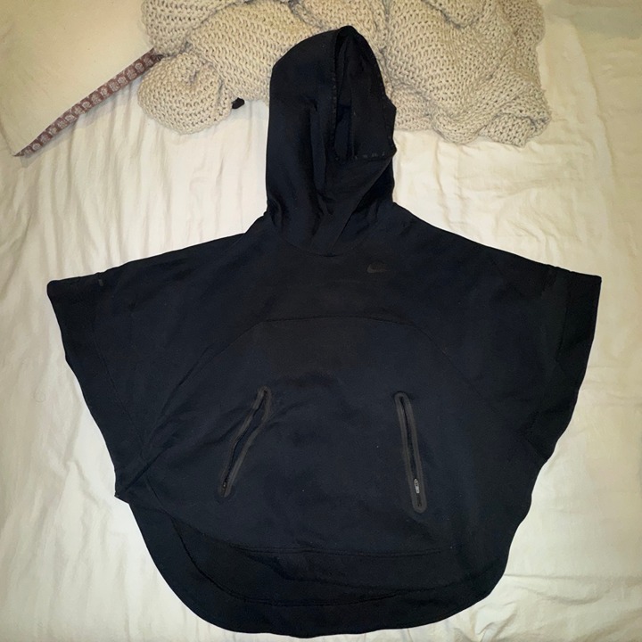 NIKE TECH BLACK HOODED PONCHO/CAPE SIZE SMALL