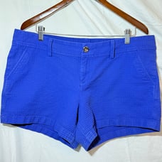 Lilly Pulitzer Blue Vacation Beach 5” inseam Callahan shorts size 16