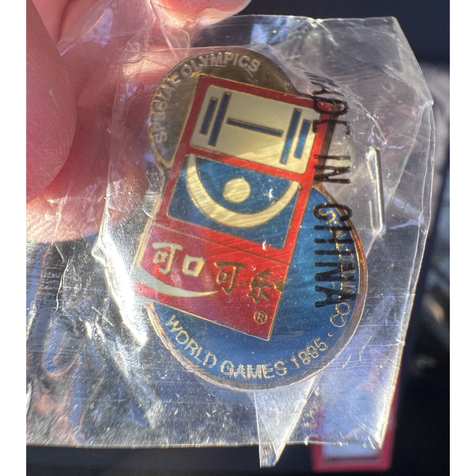 PIN COCA COLA SPECIAL OLYMPICS WORLD GAMES 1995 CONNECTICUT FOOTBALL New!