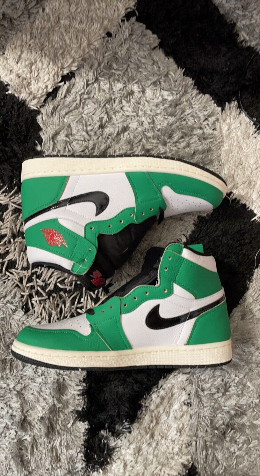 Nike Air Jordan 1 High OG “Lucky Green” Women Size 11 Men’s Size 9.5 DB461