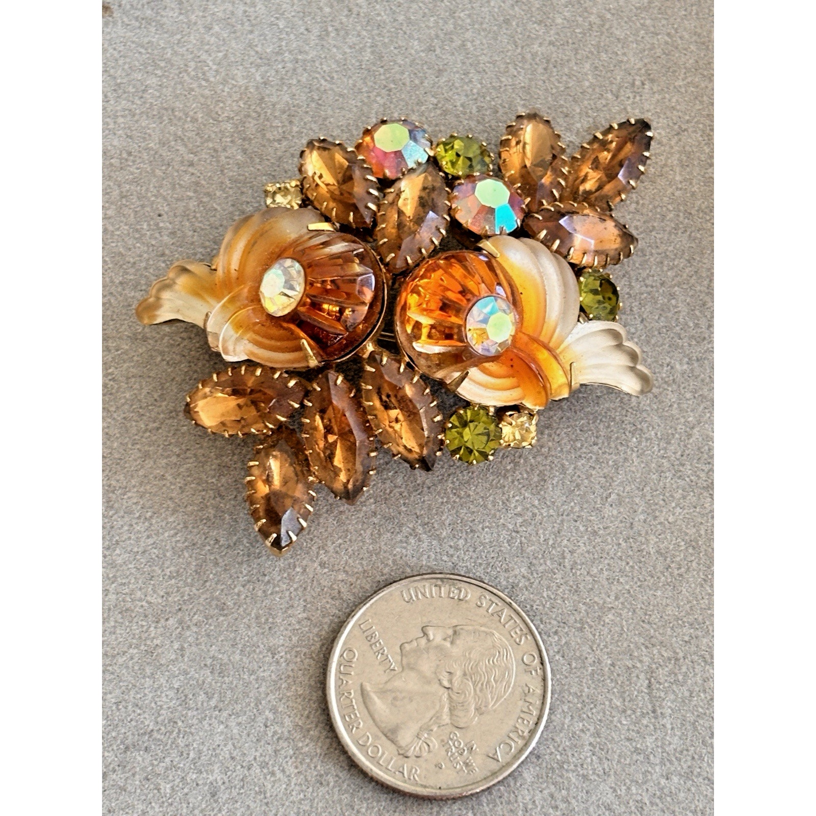 Vintage Signed EDLEE Molded Art Glass Prong Set Rhinestone Pin Brooch