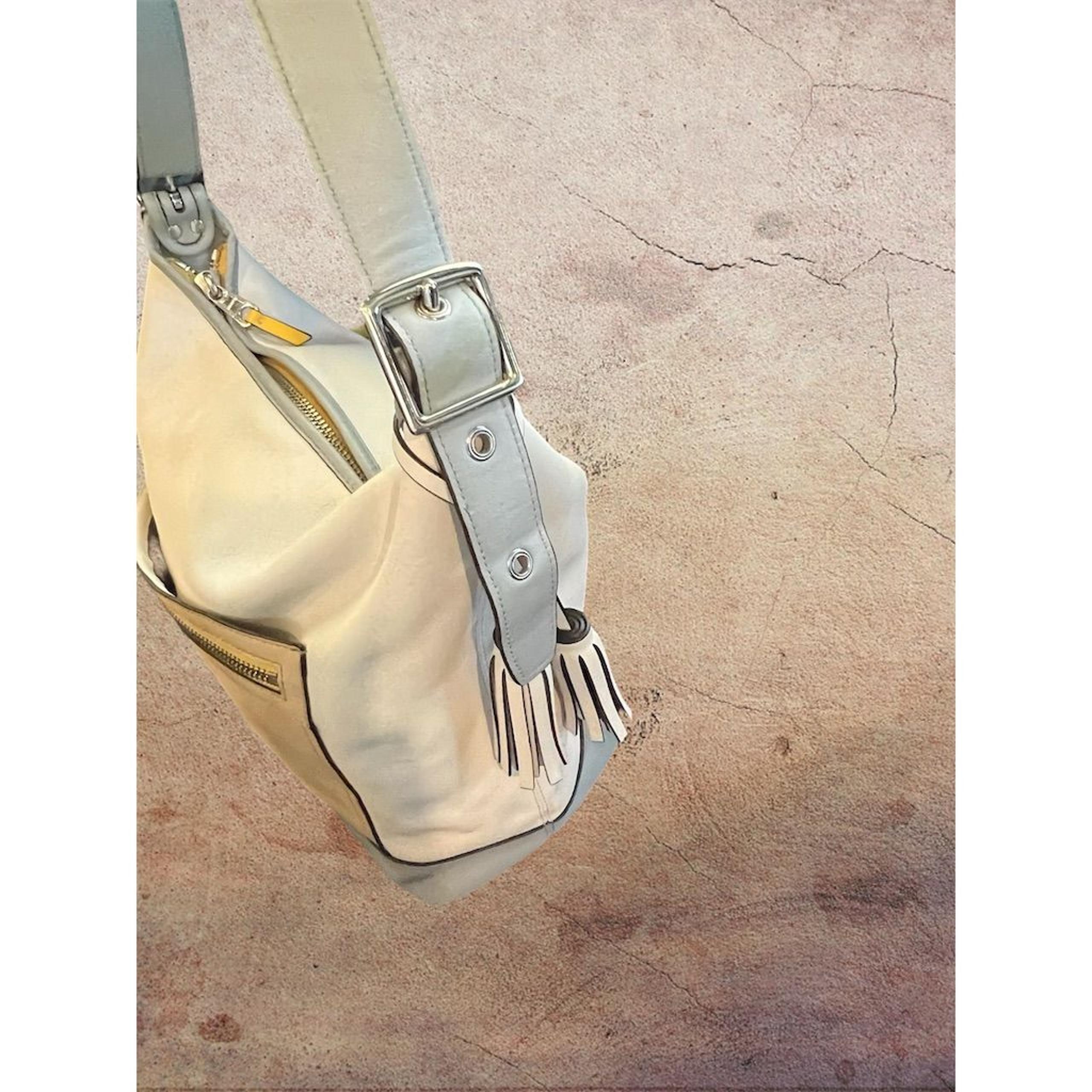Coach Women's White Beige Leather Bucket Shoulder Bag