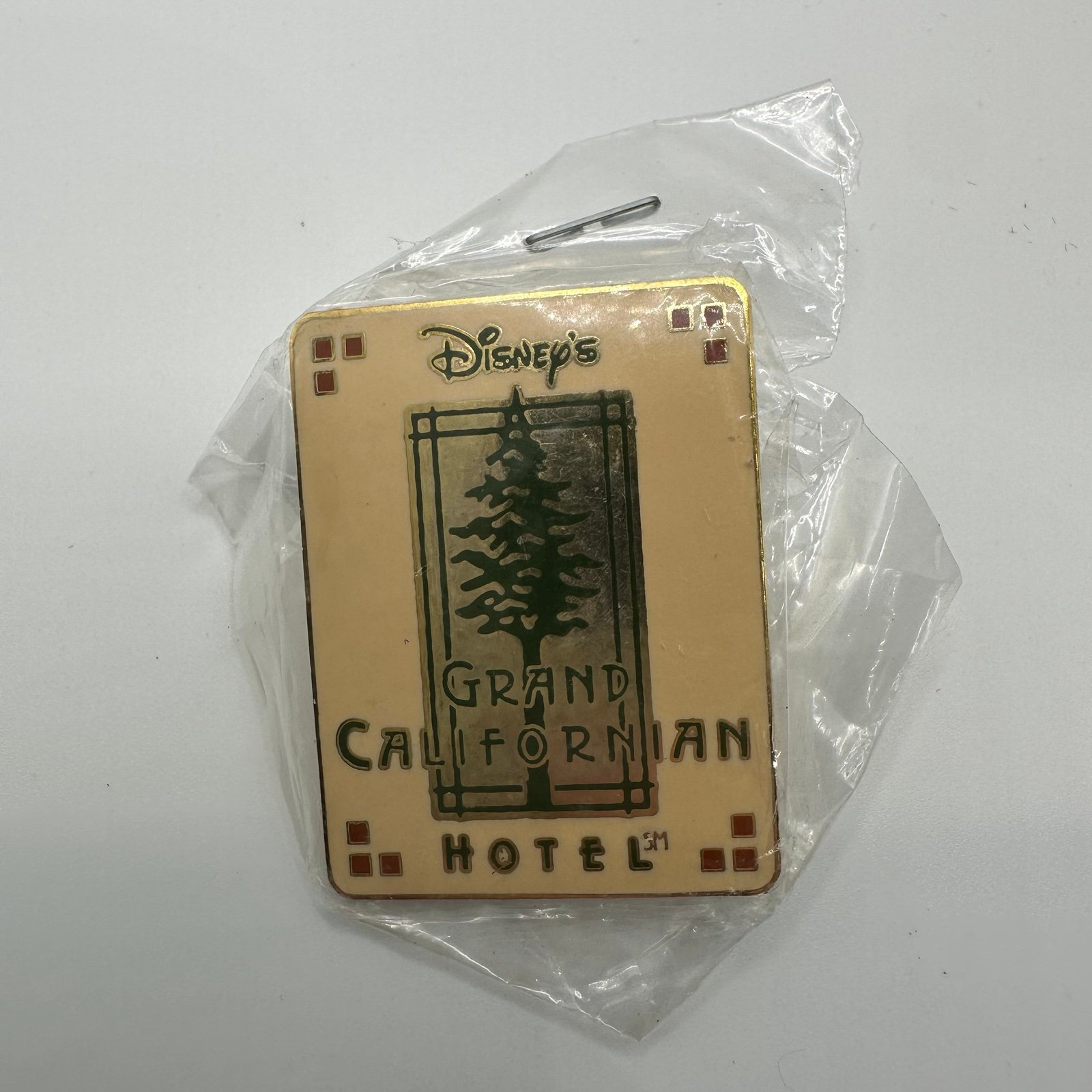Disney DL Grand Californian American Express Tour Pin Pinpics 5961