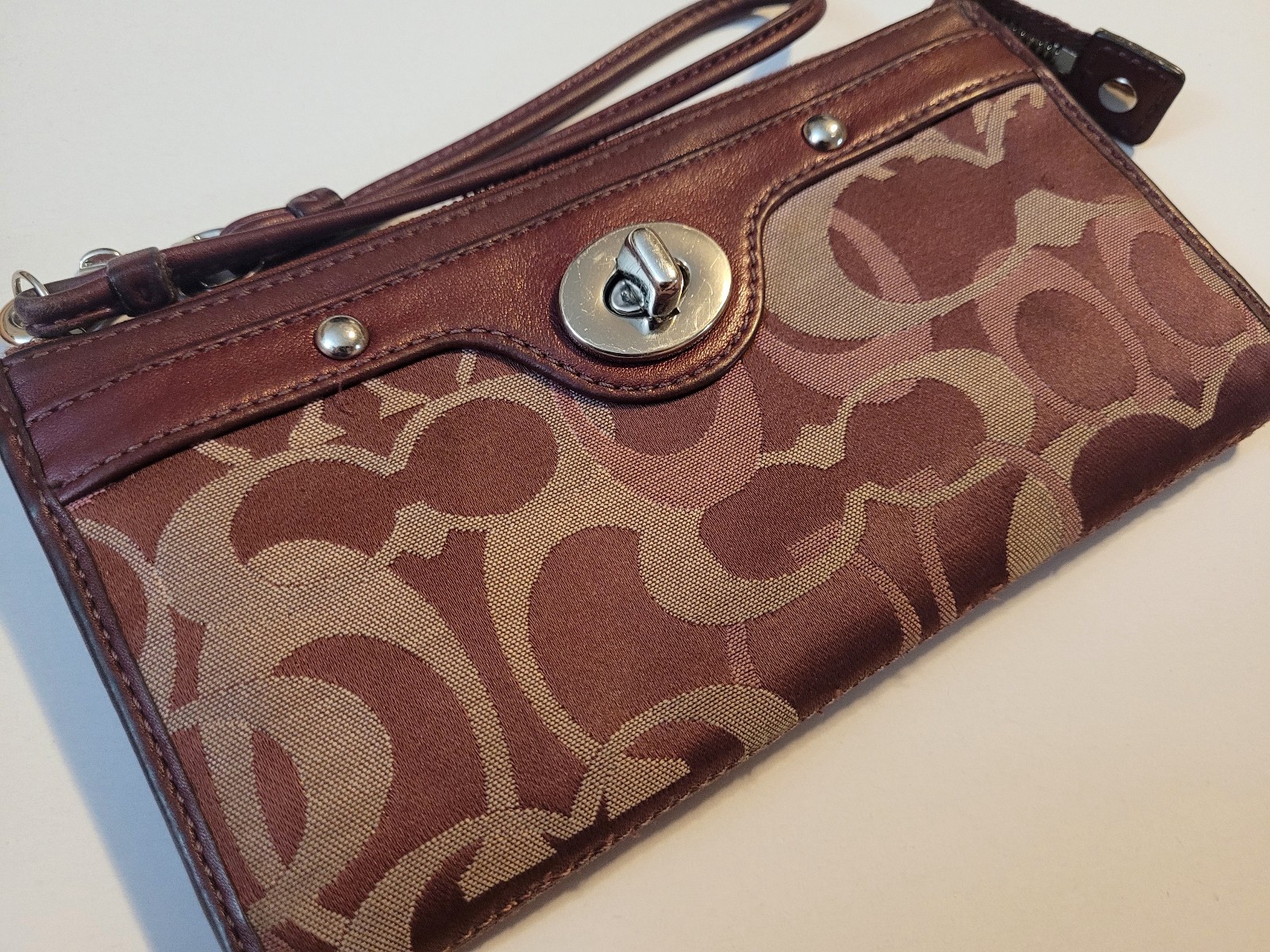 Coach Bordeaux Burgundy Maroon Canvas Optic Lurex Wristlet Wallet Clutch HTF Y2K