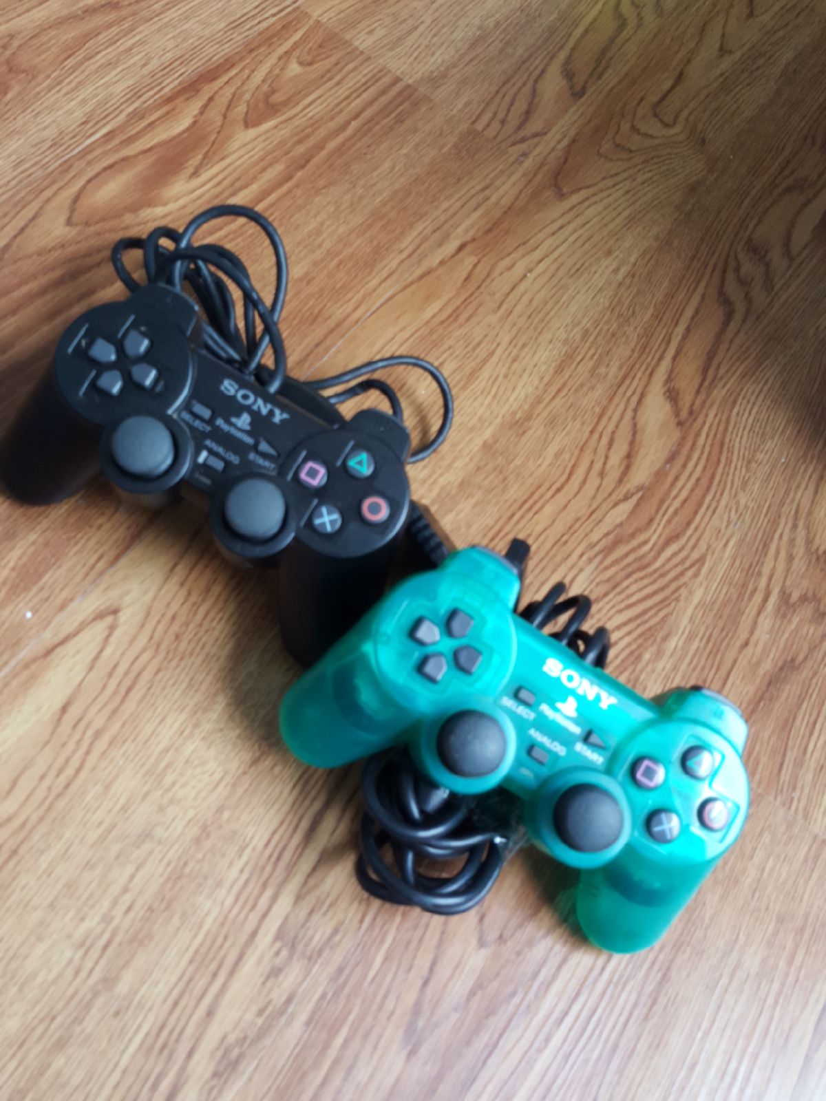 Pair of Dualshock 2 controllers EUC