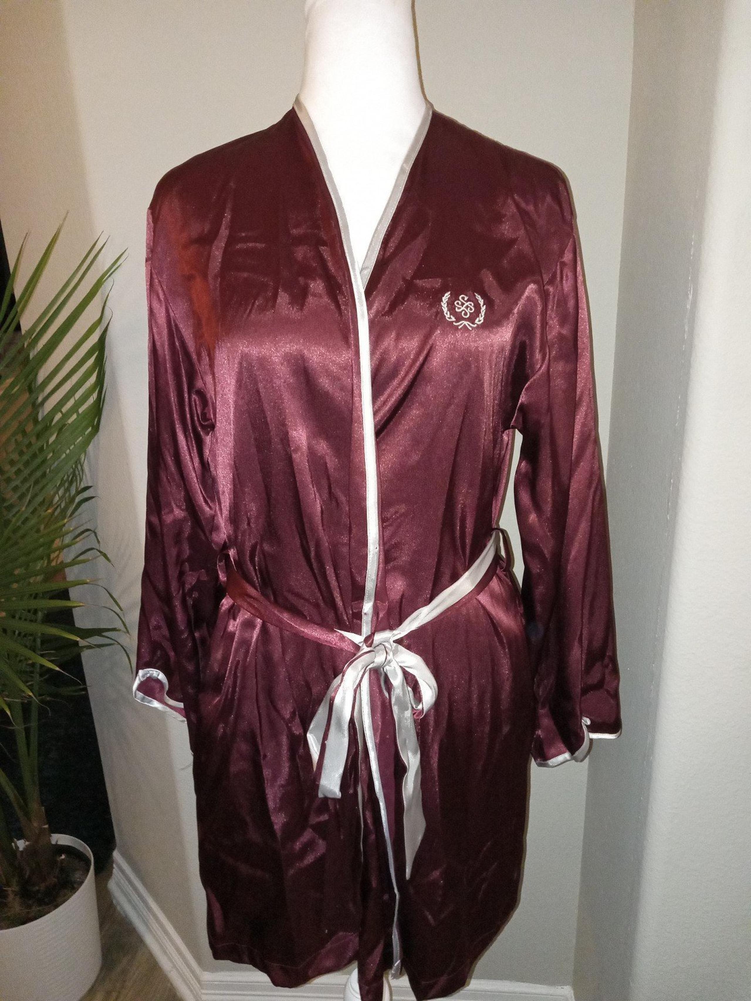 Clearance: Women's silky robe by Jones New York - XS.
