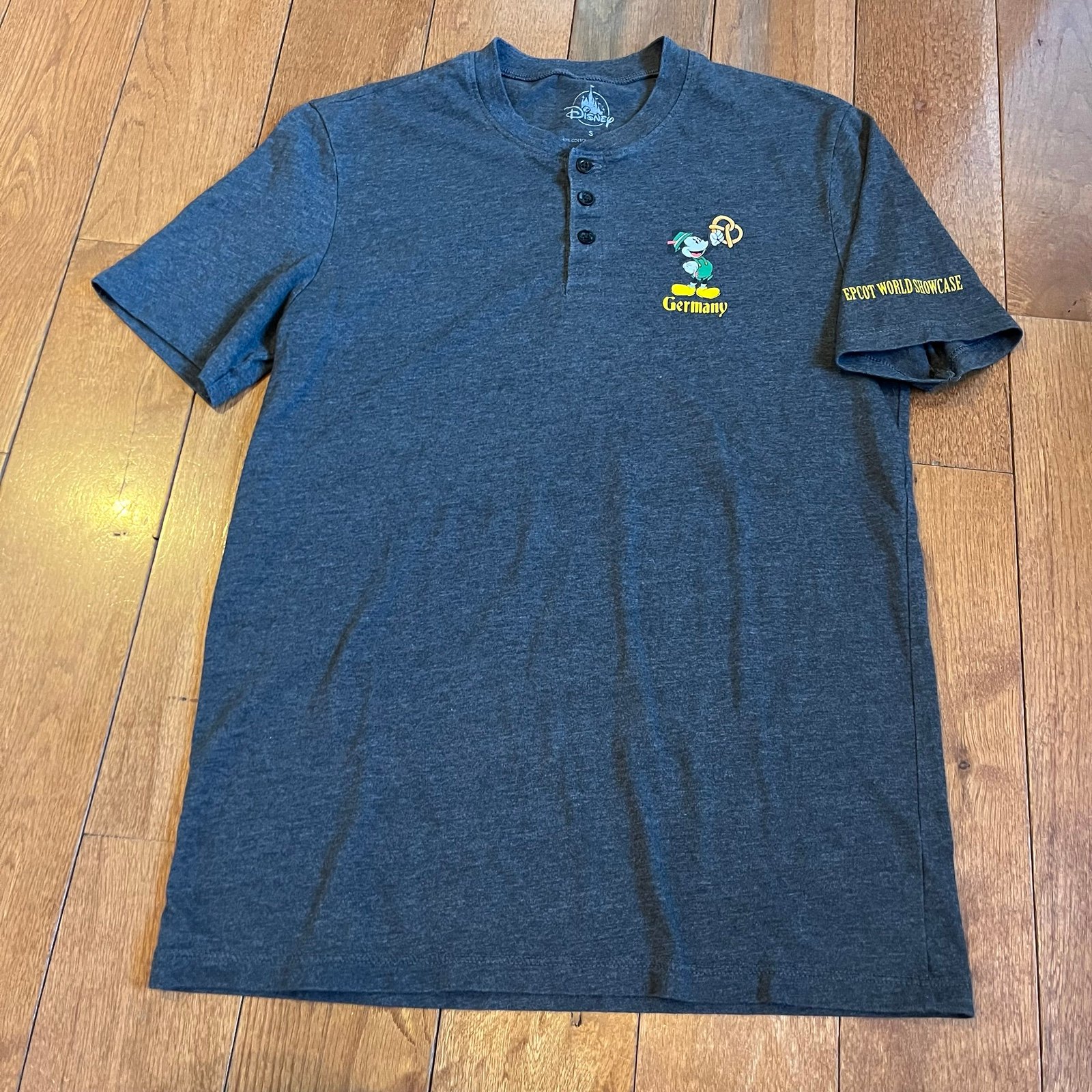 Vintage! Mens Disney Epcot World Showcase Germany Mickey Mouse Henley Shirt sz S