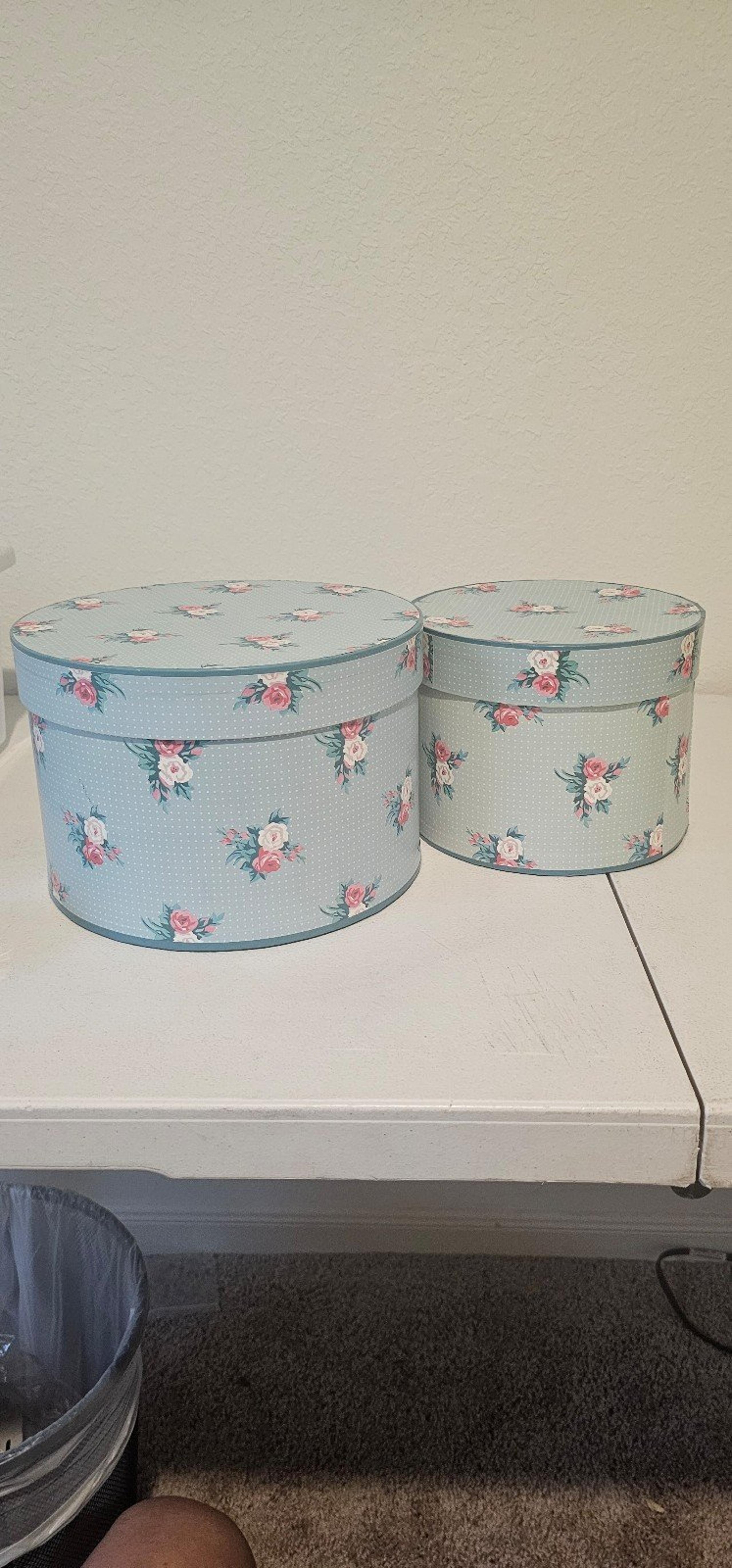 1988 LVC Floral 2 piece Yarn Box