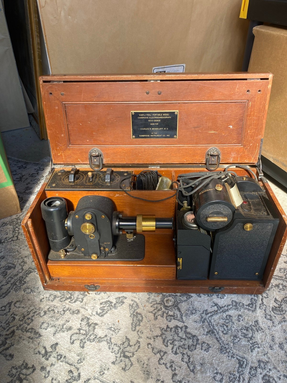 Vintage portable EKG machine excellent condition very nice history