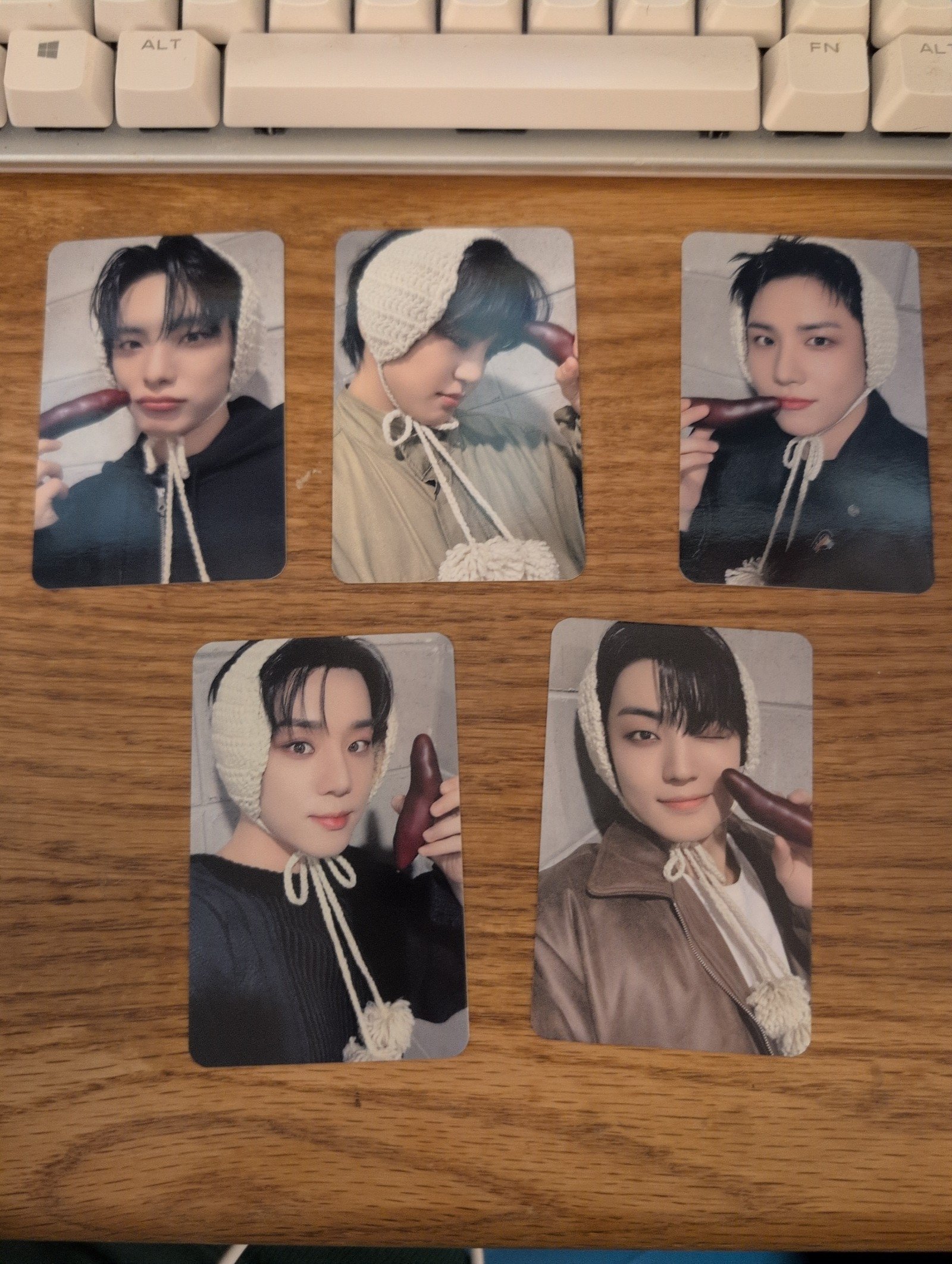 A.C.E Pinata FLNK Photocard set