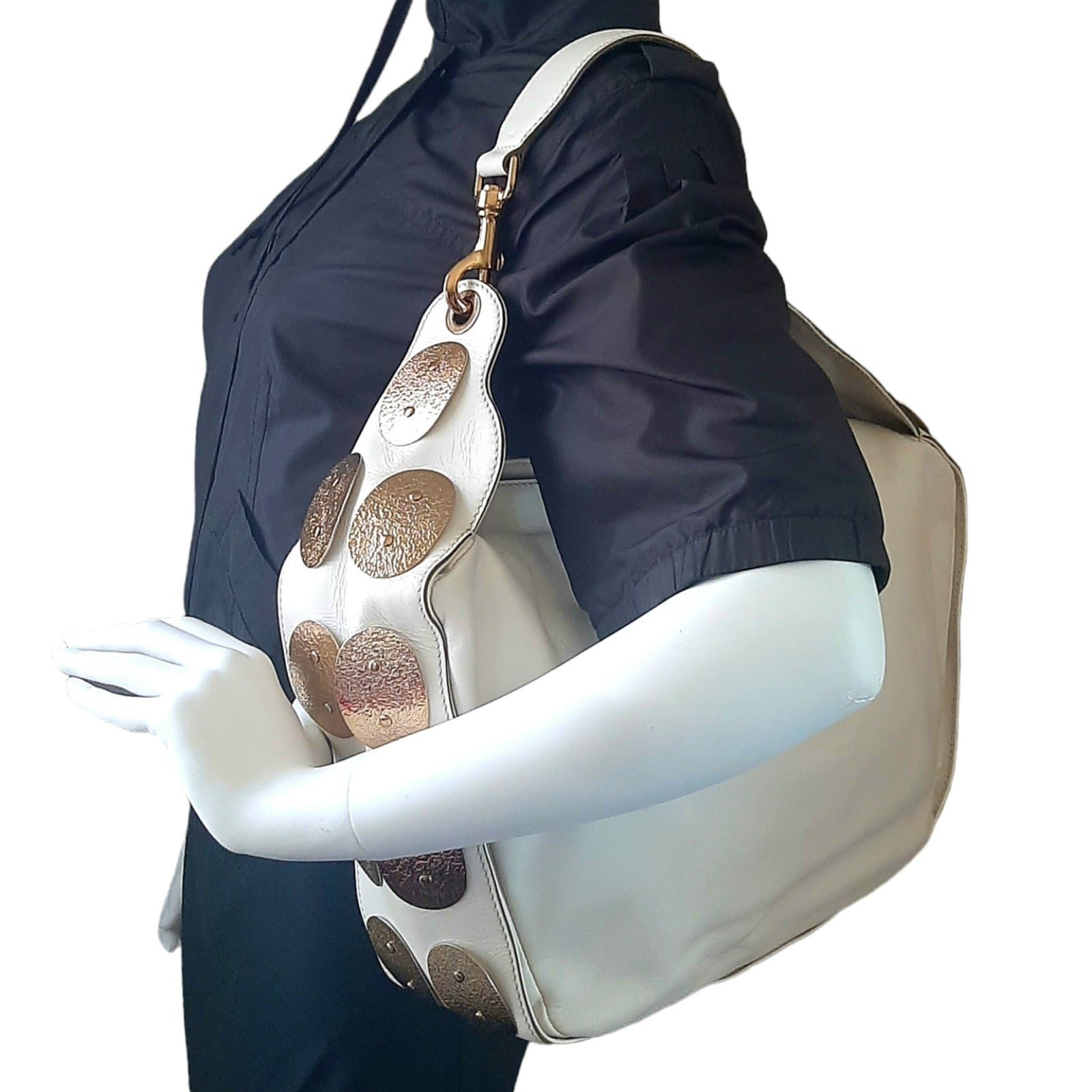 NWT ESCADA Hammered Medallion Large White Leather Shoulder bag Tote w/Gold HW