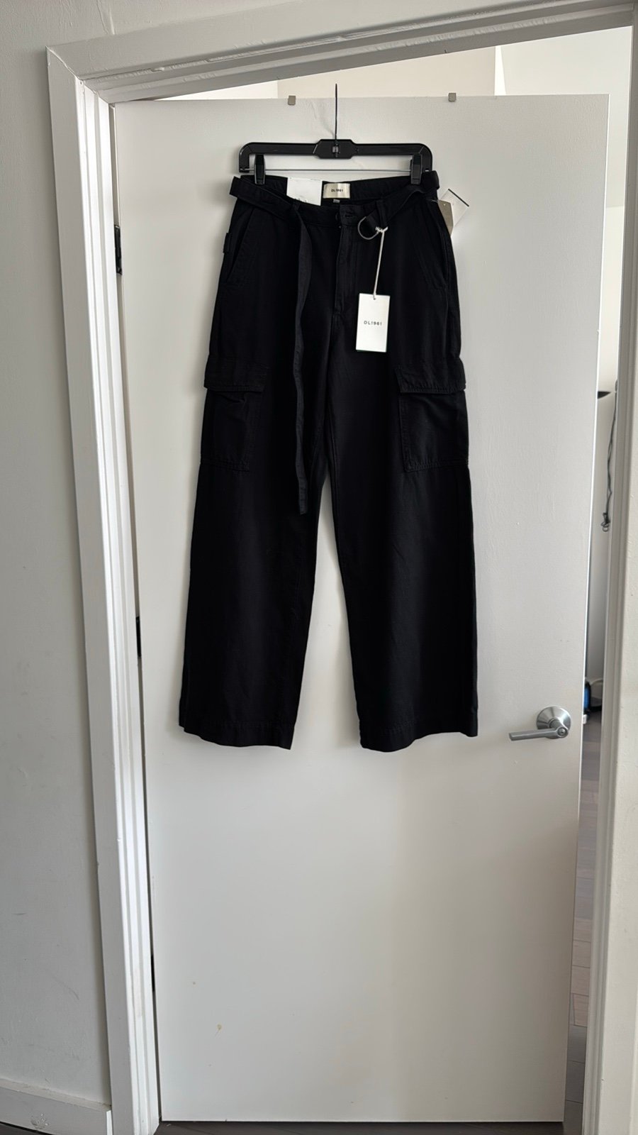 DL1961 women’s Zoie black cargo pants nwt size 25