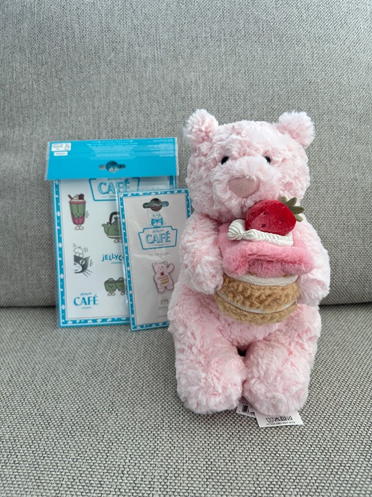 Authentic Jellycat SHANGHAI/BEIJING exclusive leola bear with strawberry cake