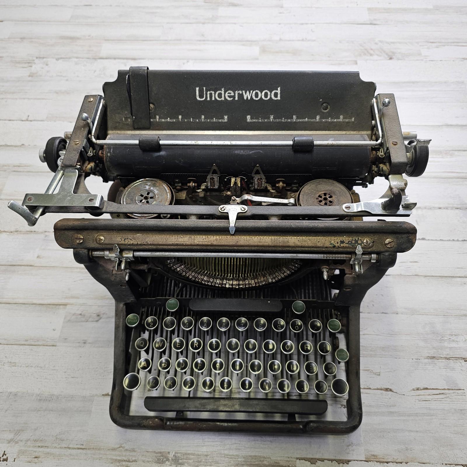 Vintage Underwood Typewriter Needs Repair For Parts or Refurbishment Project