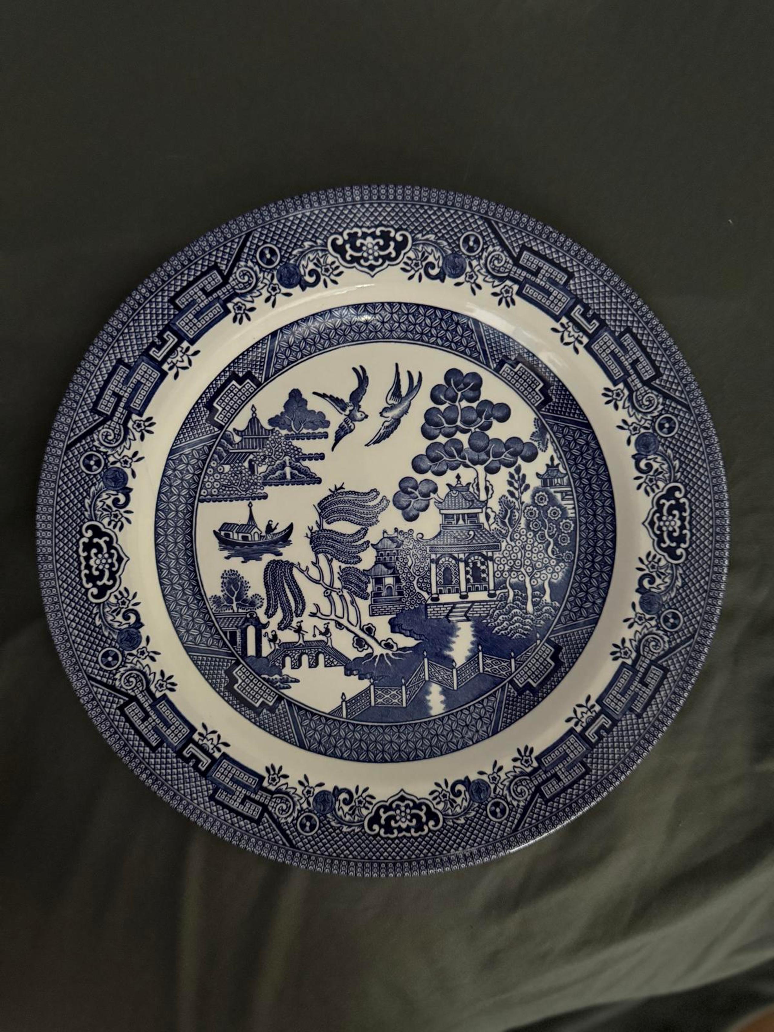 Churchill Staffordshire Blue Willow Dinner Plates 10.5"