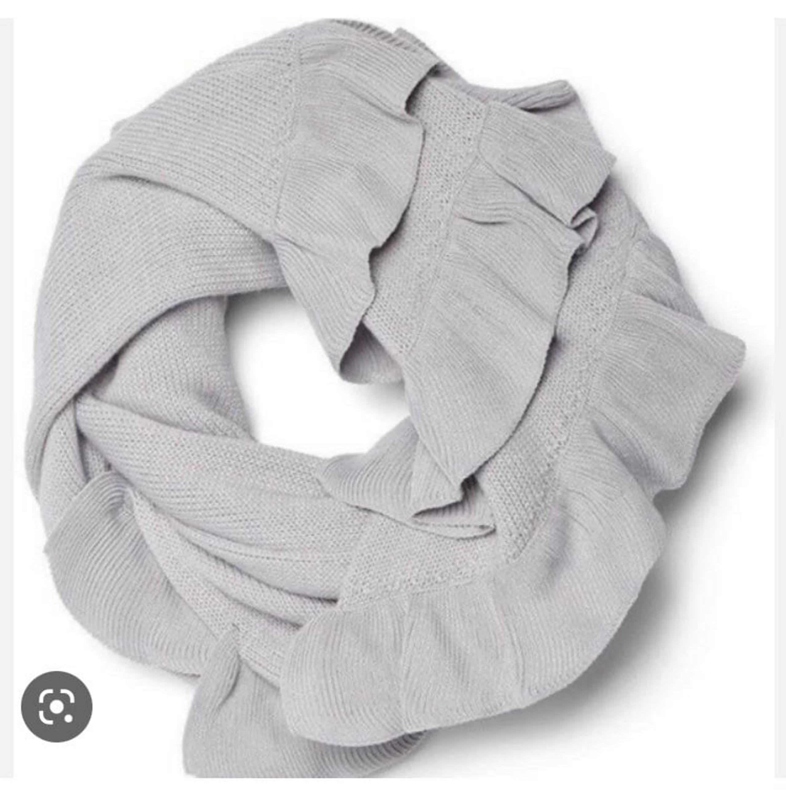 NEW CAbi Cuddle Scarf