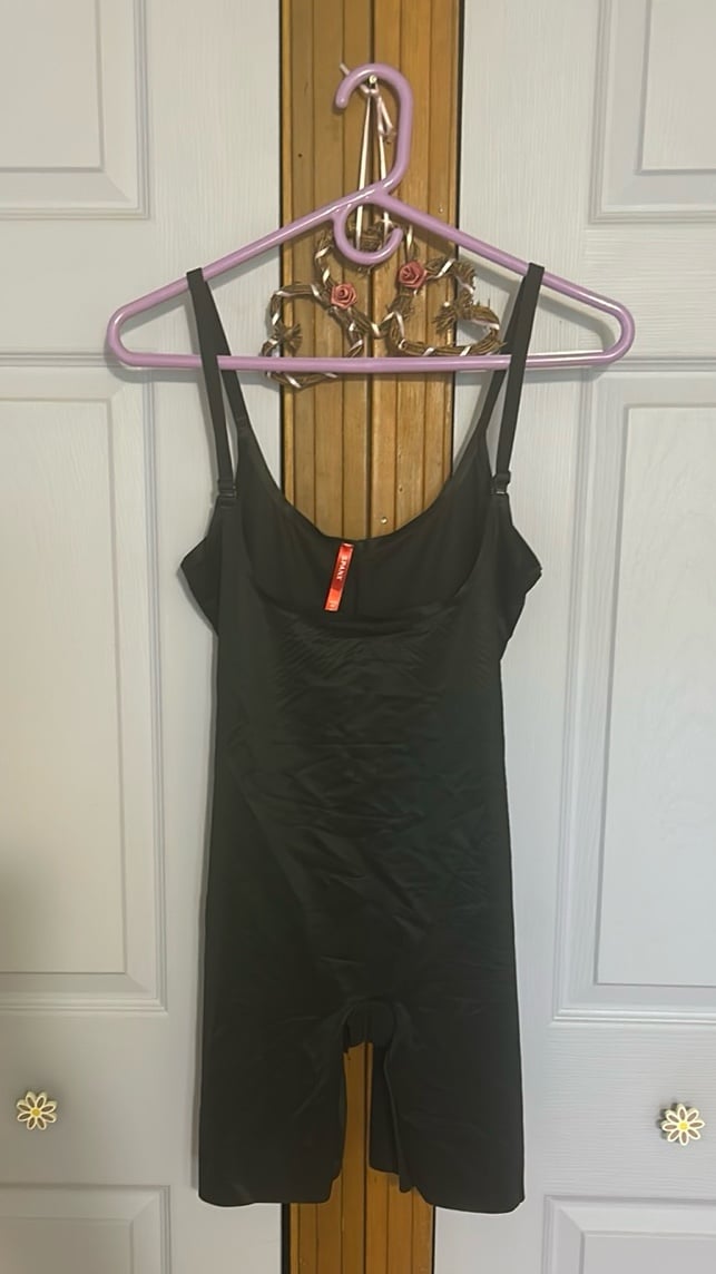 Spanx Thinstincts 2.0 Open-Bust Midthigh Bodysuit