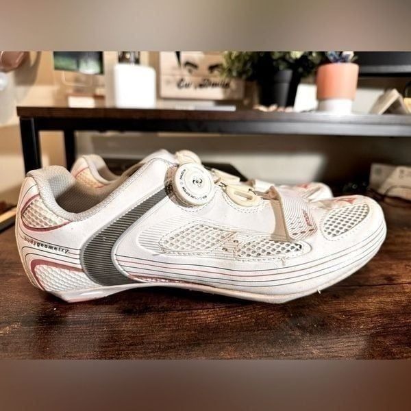 Specialized Women's Ember Road Shoes white size 10.5