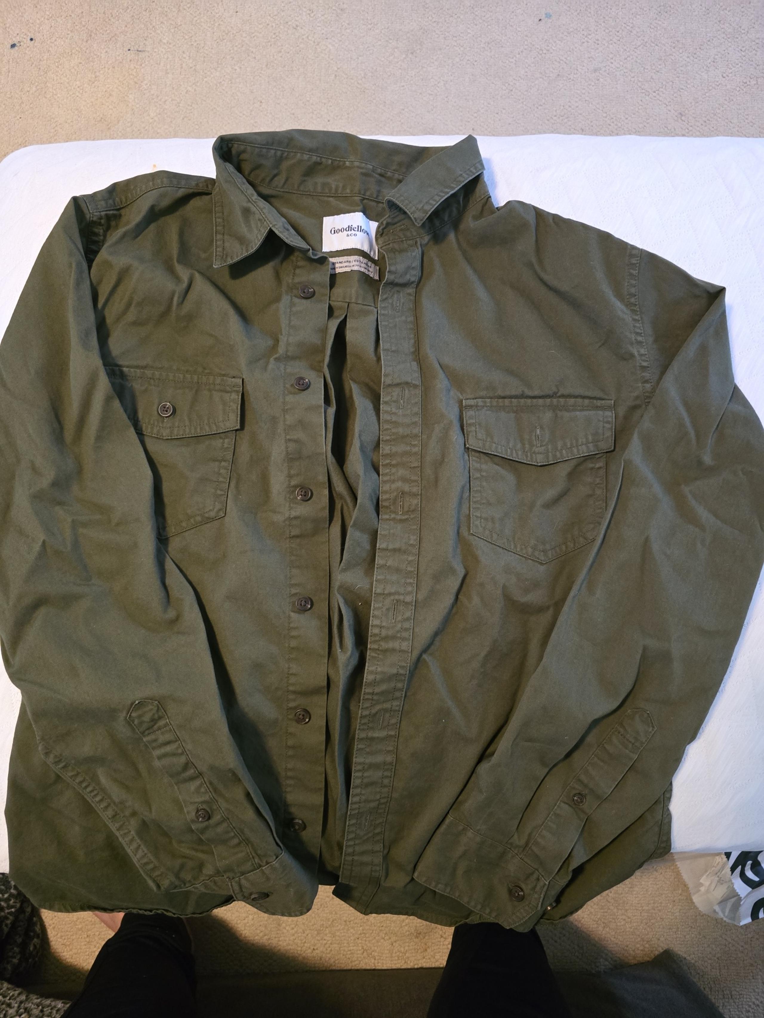 Men's Button Up Size Medium