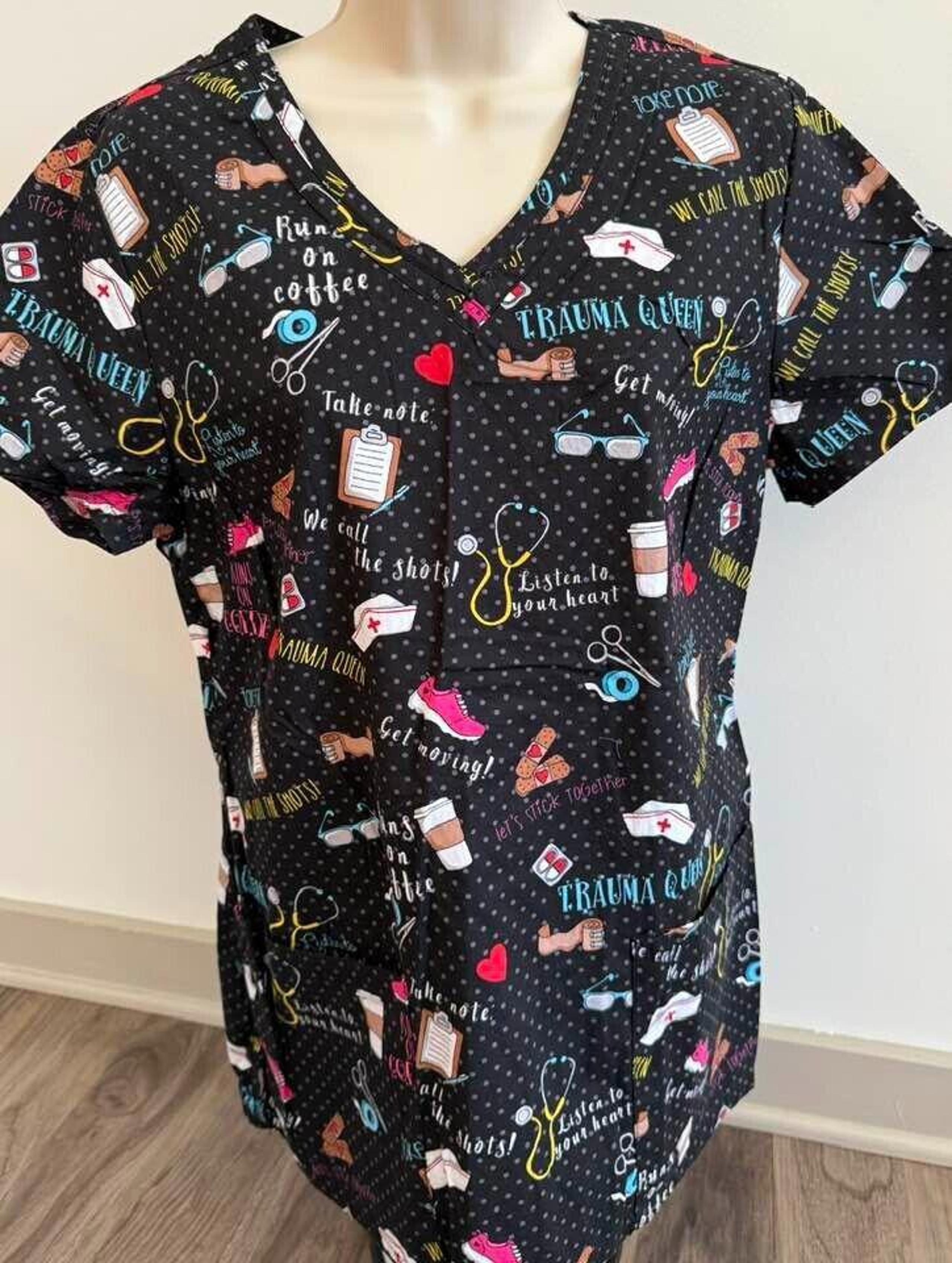 DICKIES WOMENS SCRUB TOP MEDIUM COFFEE CUPS AND BAND AIDS