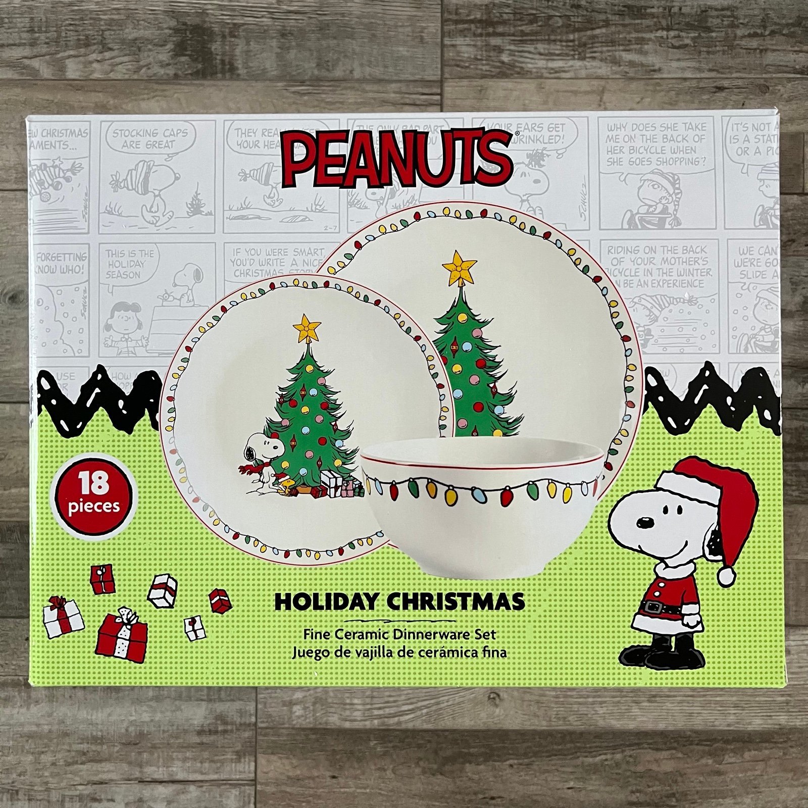 NIB Peanuts Christmas 18-Piece Fine Ceramic Dinnerware Set