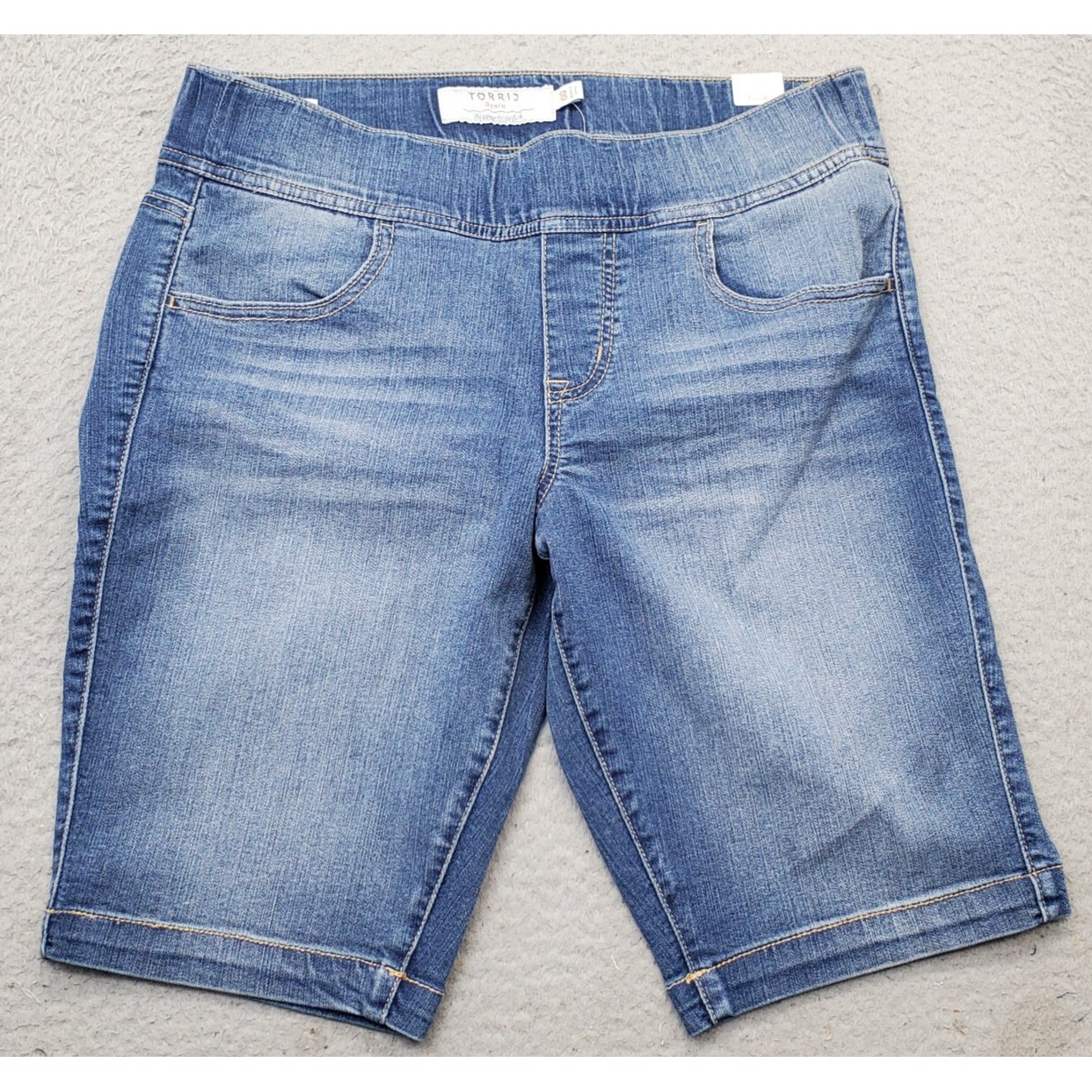 Torrid Lean Jean Shorts Womens Size 00 Blue Faded Denim Stretchy Flat Front