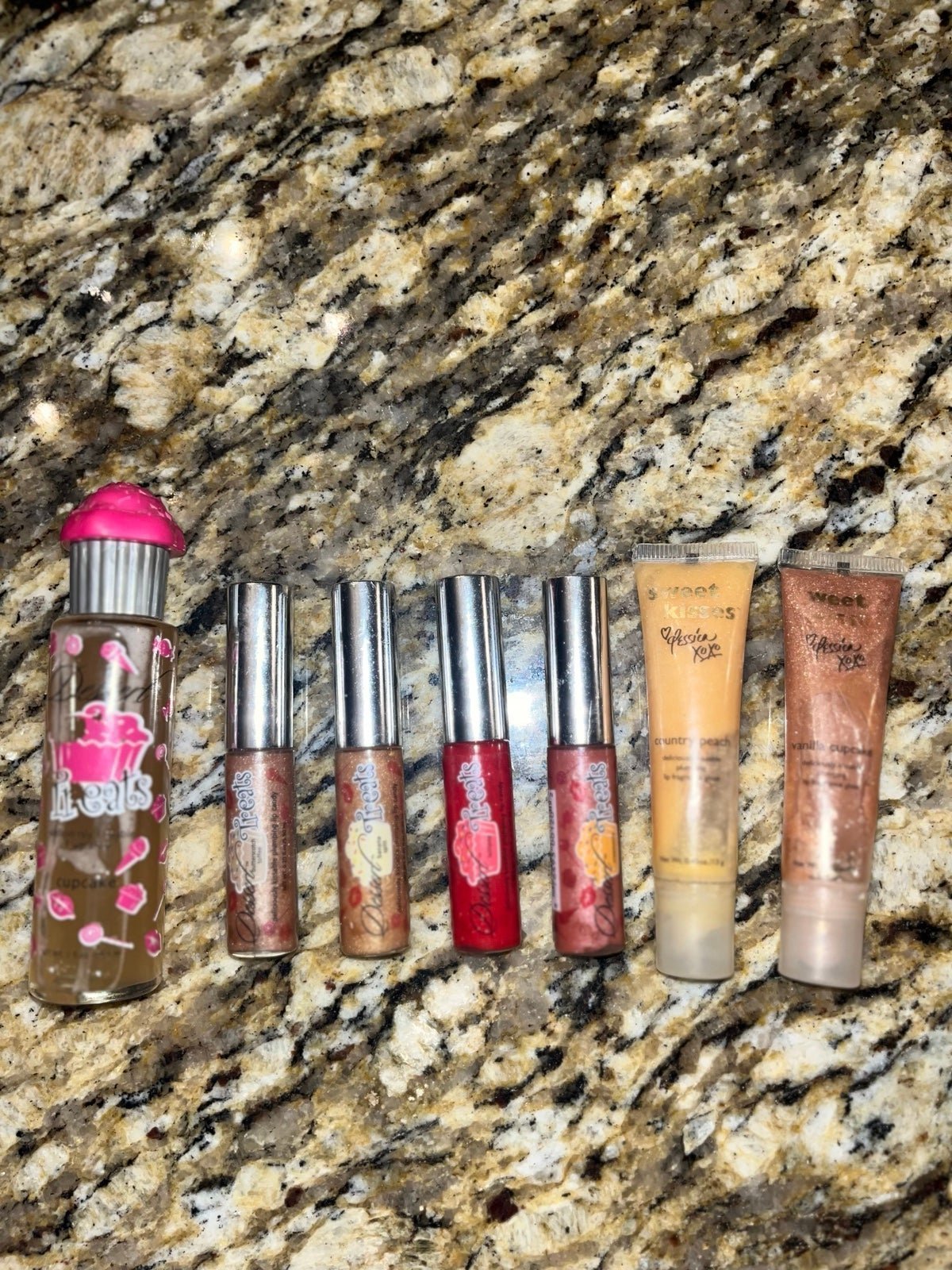 7 Piece Jessica Simpson Sweet Kisses & Dessert Treats