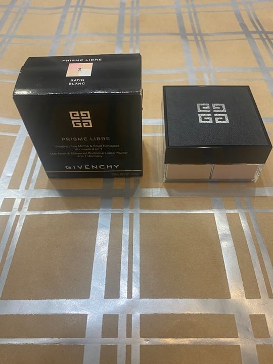 NEW/ Discontinued Givenchy Prisme Libre in 2 SATIN BLANC OG Powder Formula