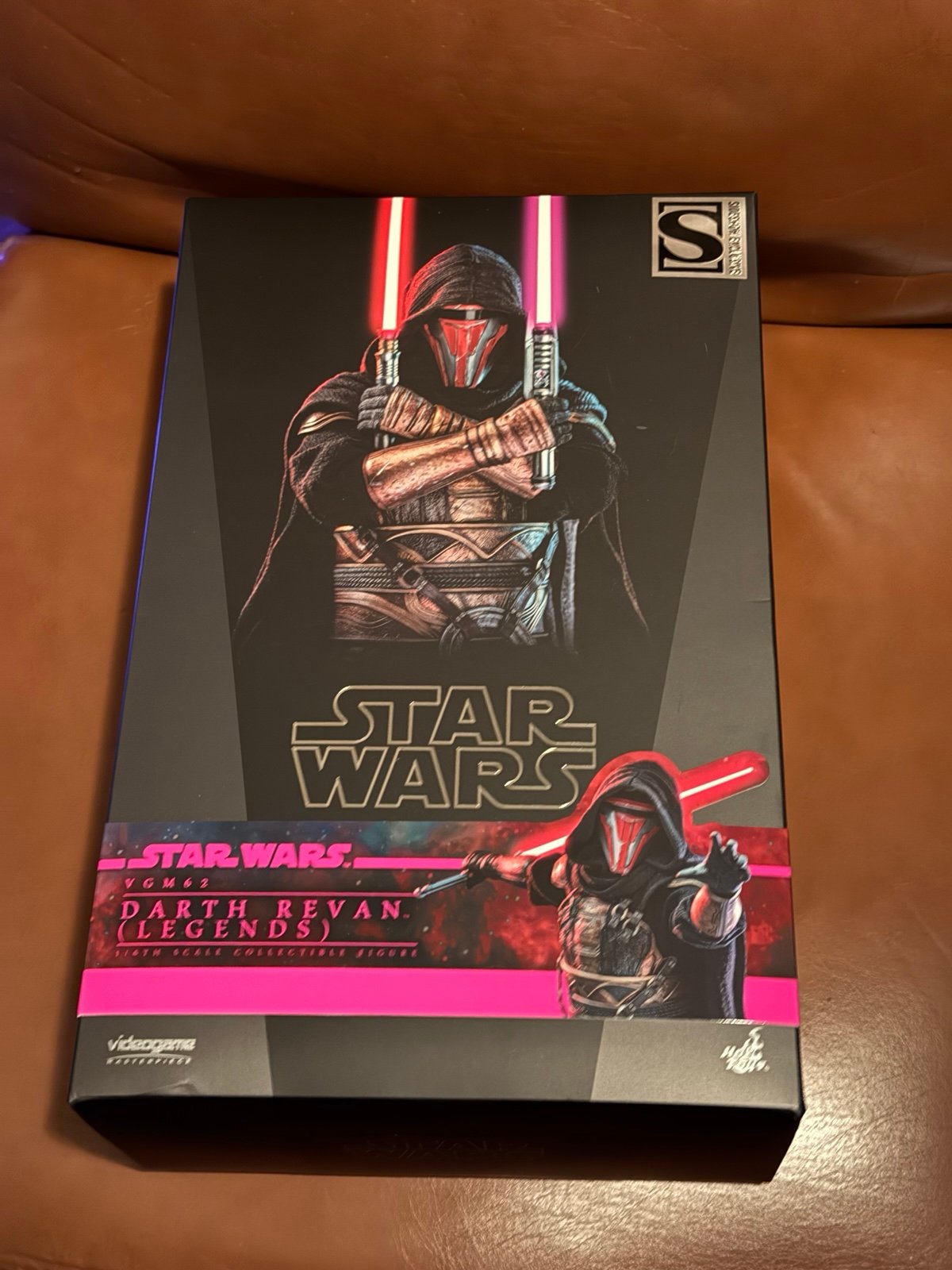 Hot Toys Darth Revan Special Edition (includes special coin)