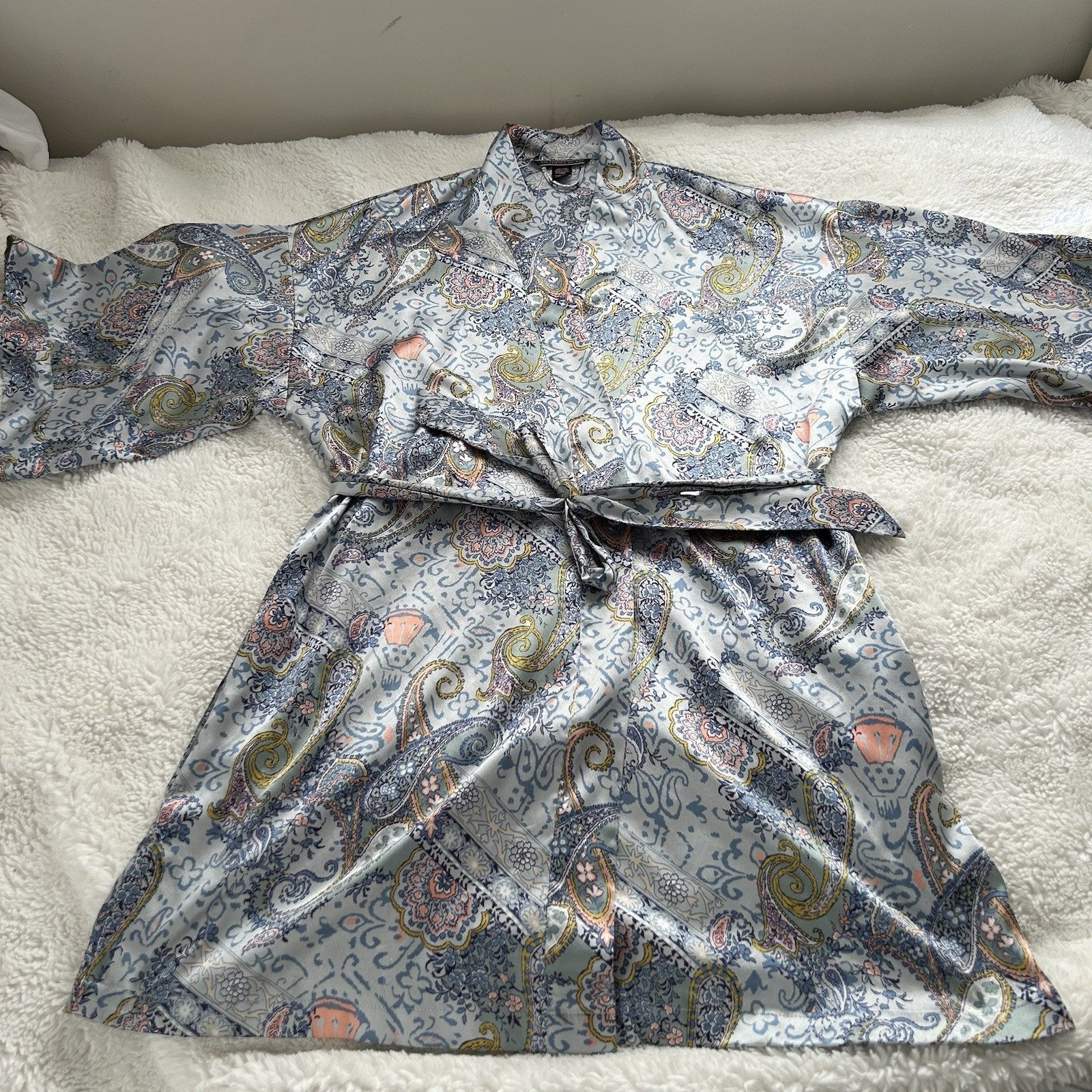 Victoria’s Secret VS Kimono Robe Pink Blue XS/S Paisley Floral Satin Pockets