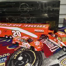 Tony Stewart Home Depot Brookfield nasca