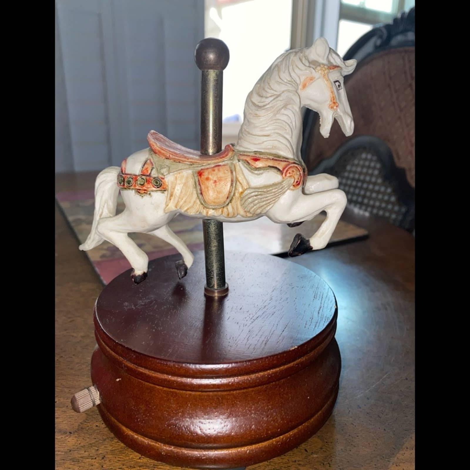 Carousel musical decor
