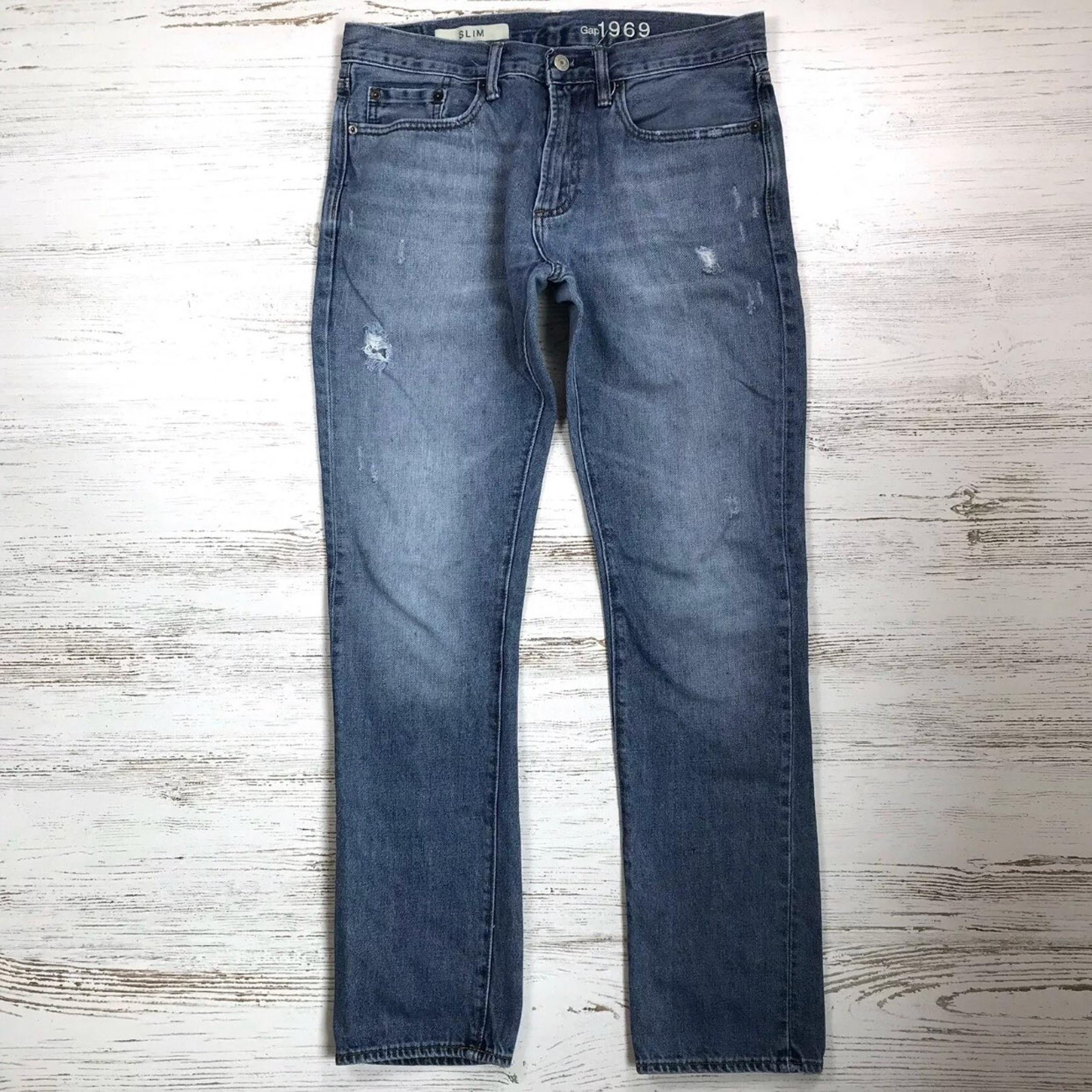 Gap Slim Jeans 30 x 32 Distressed