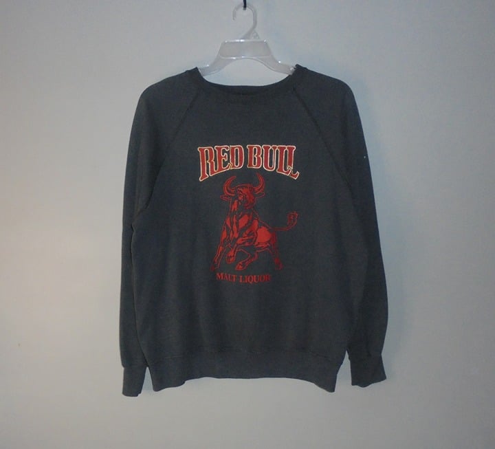 Vintage Red Bull Malt Liquor Black 50/50 Sweatshirt Adult Size 1980s 80s Schlitz