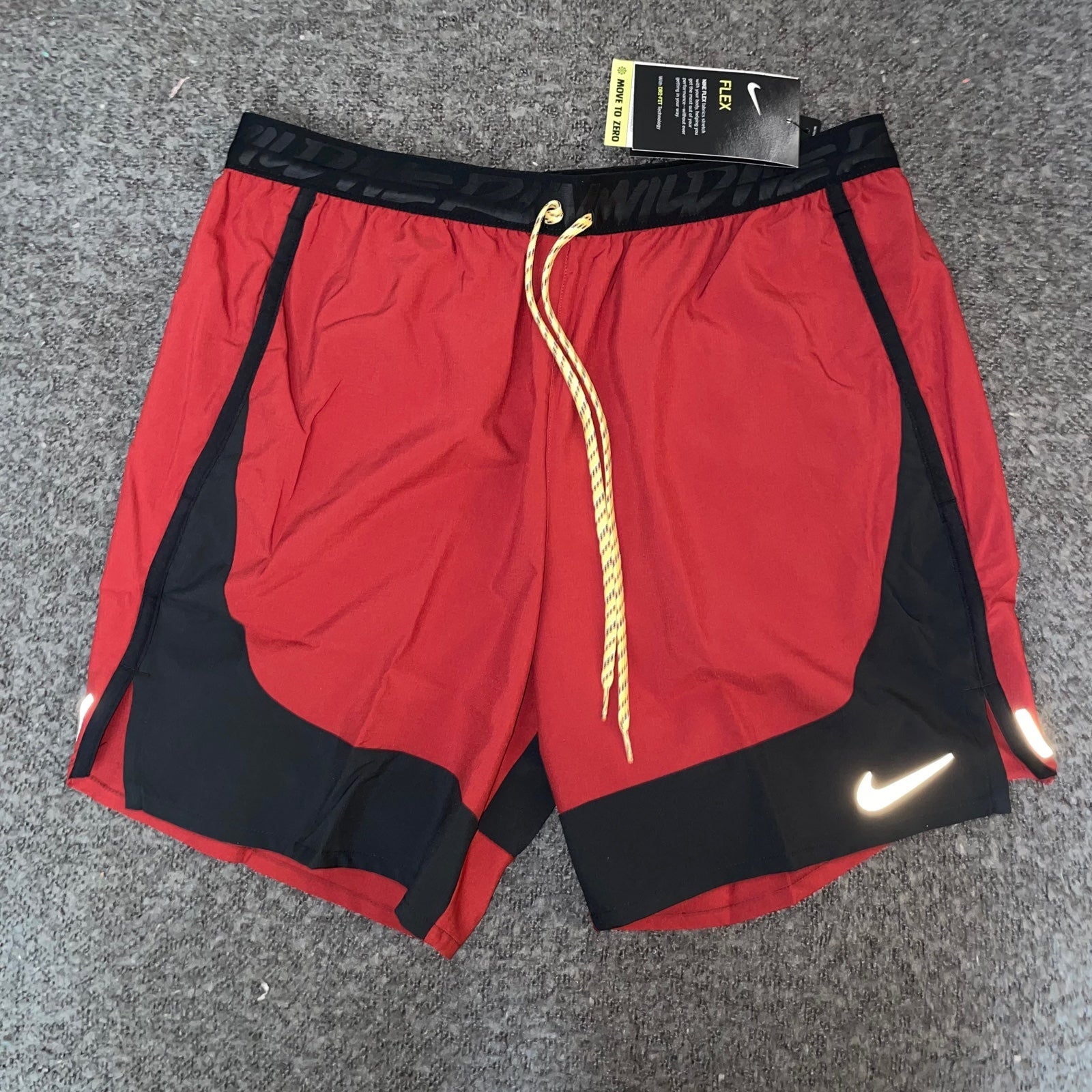 Men’s Nike Dri-Fit 6” Lined Running Shorts
