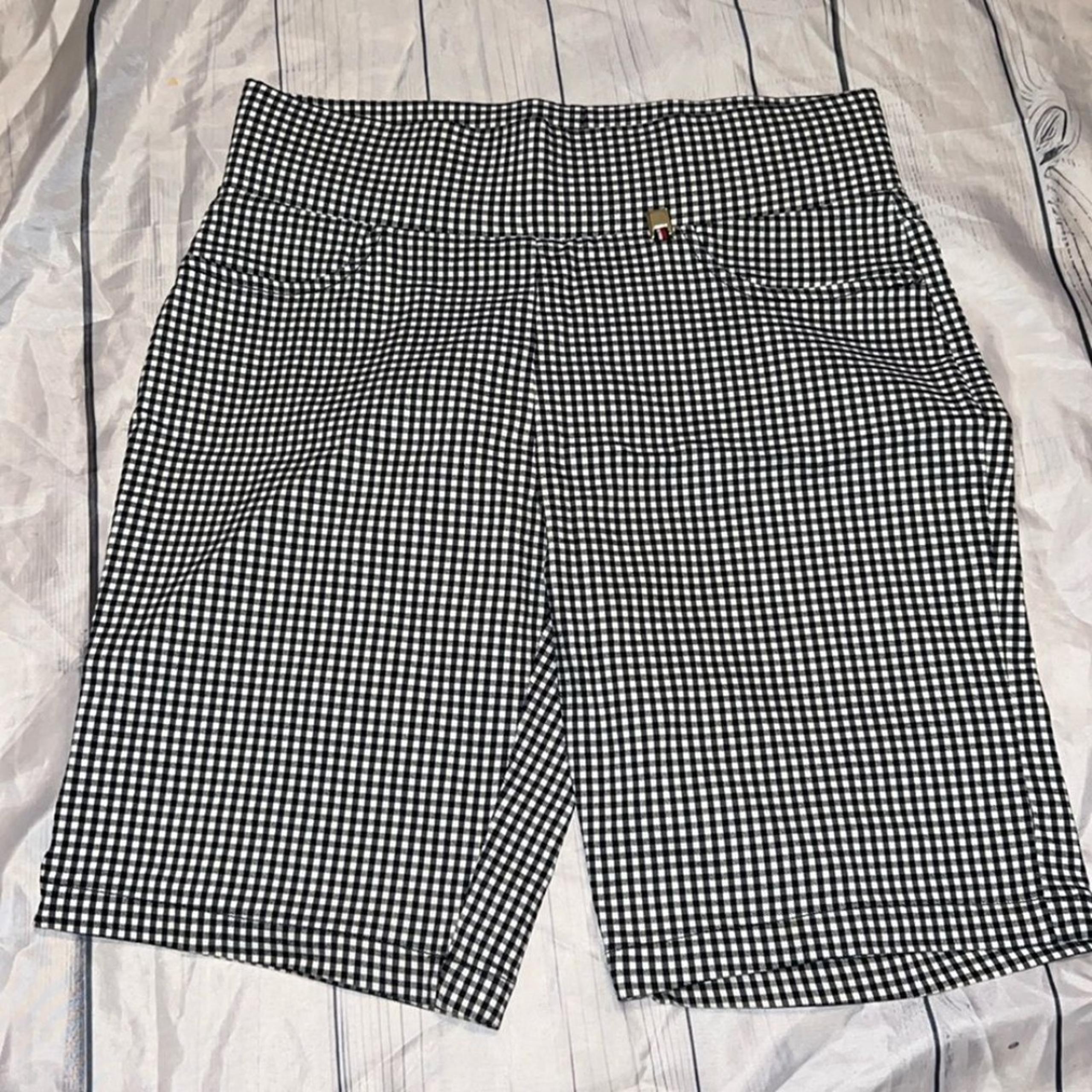 Tommy Hilfiger black checkered pull on shorts size 6 EUC