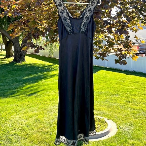 Vintage 60s Gilead Nightgown