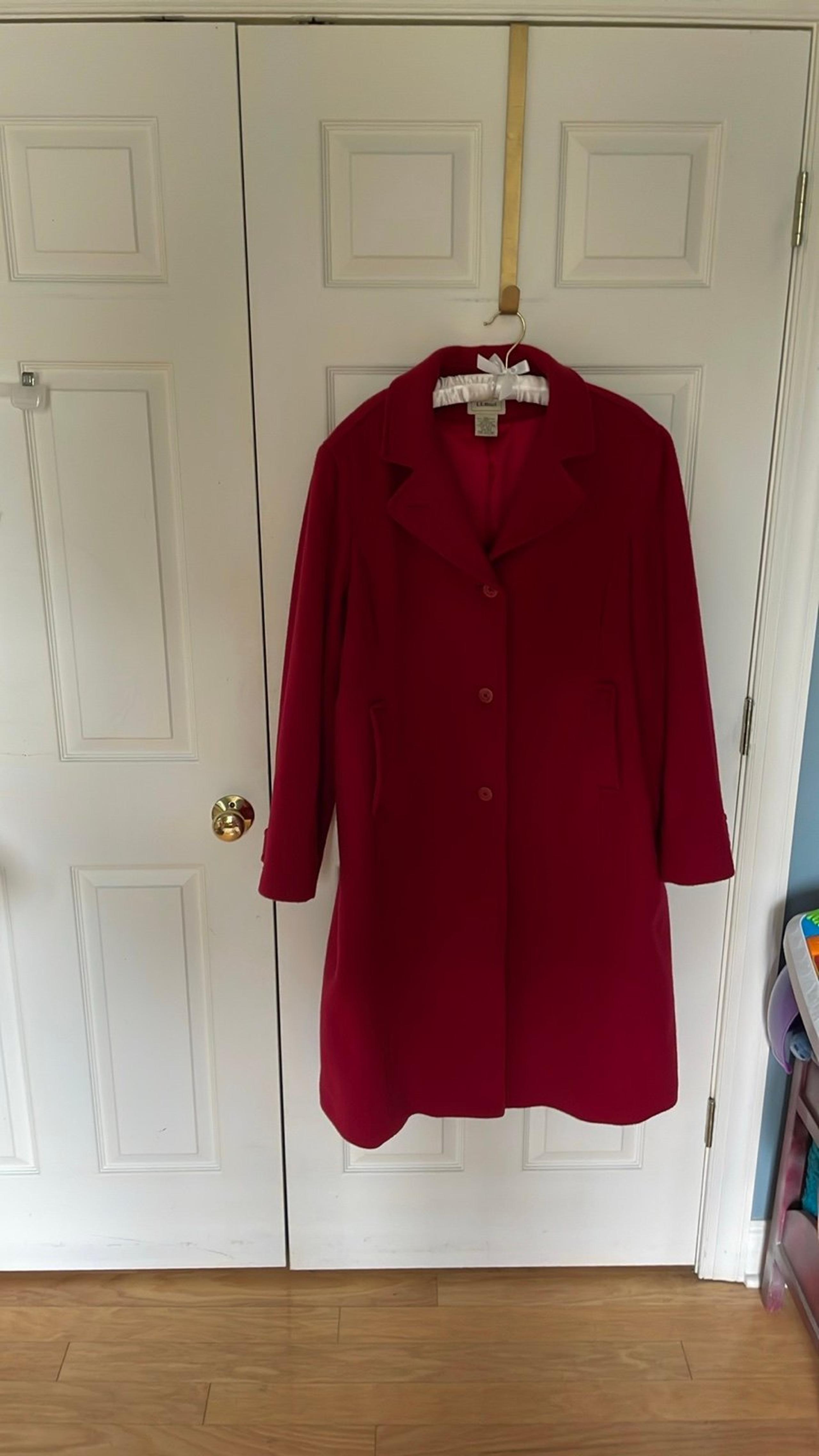 Absolutely stunning L.L. Bean lambs wool plus size coat size 20