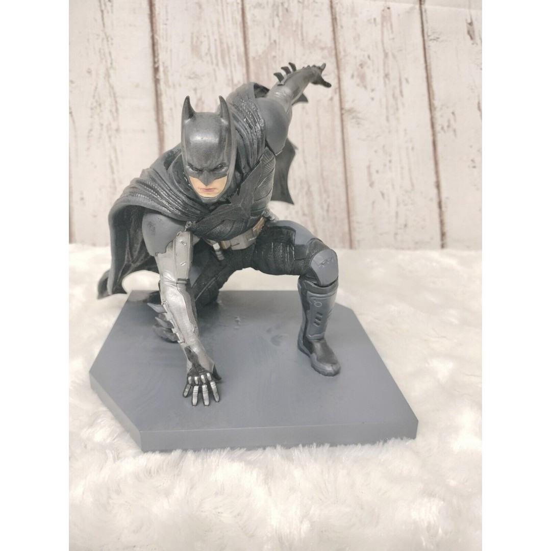 Batman: Injustice 2 - DC Gallery PVC Figure Diorama (NO BOX) GameStop