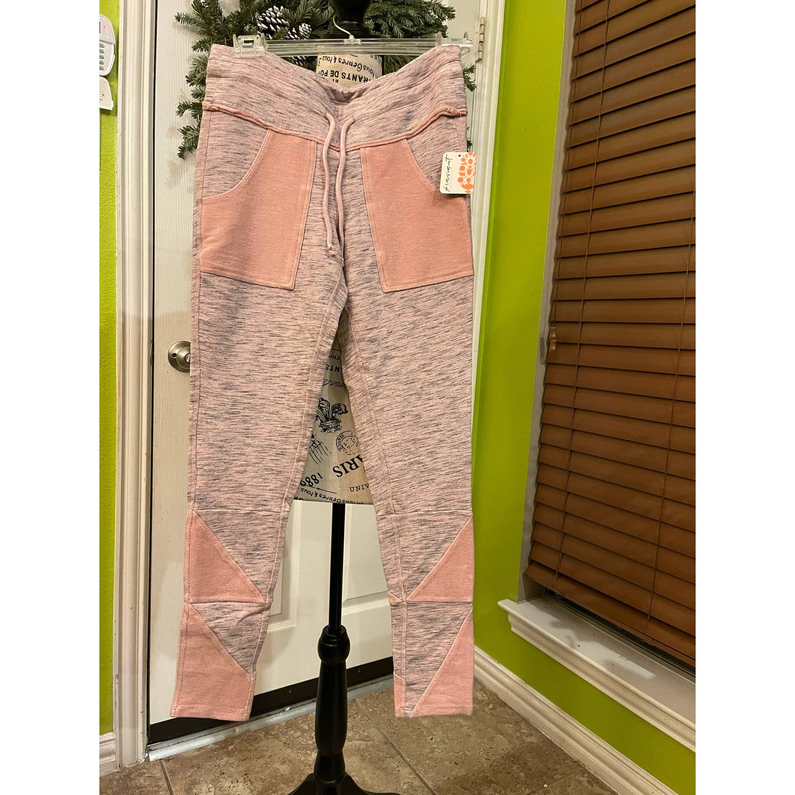Free People’s Kyoto High-Rise Ankle Legging in light pink, xs