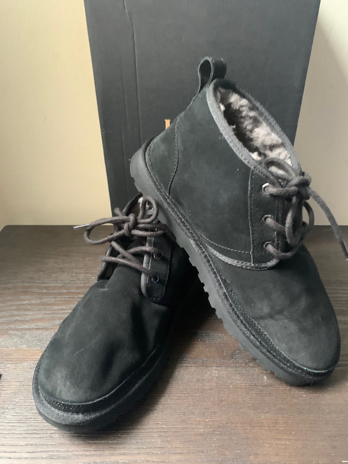 Ugg’s Men’s Neumel Suede Chukka Boots
