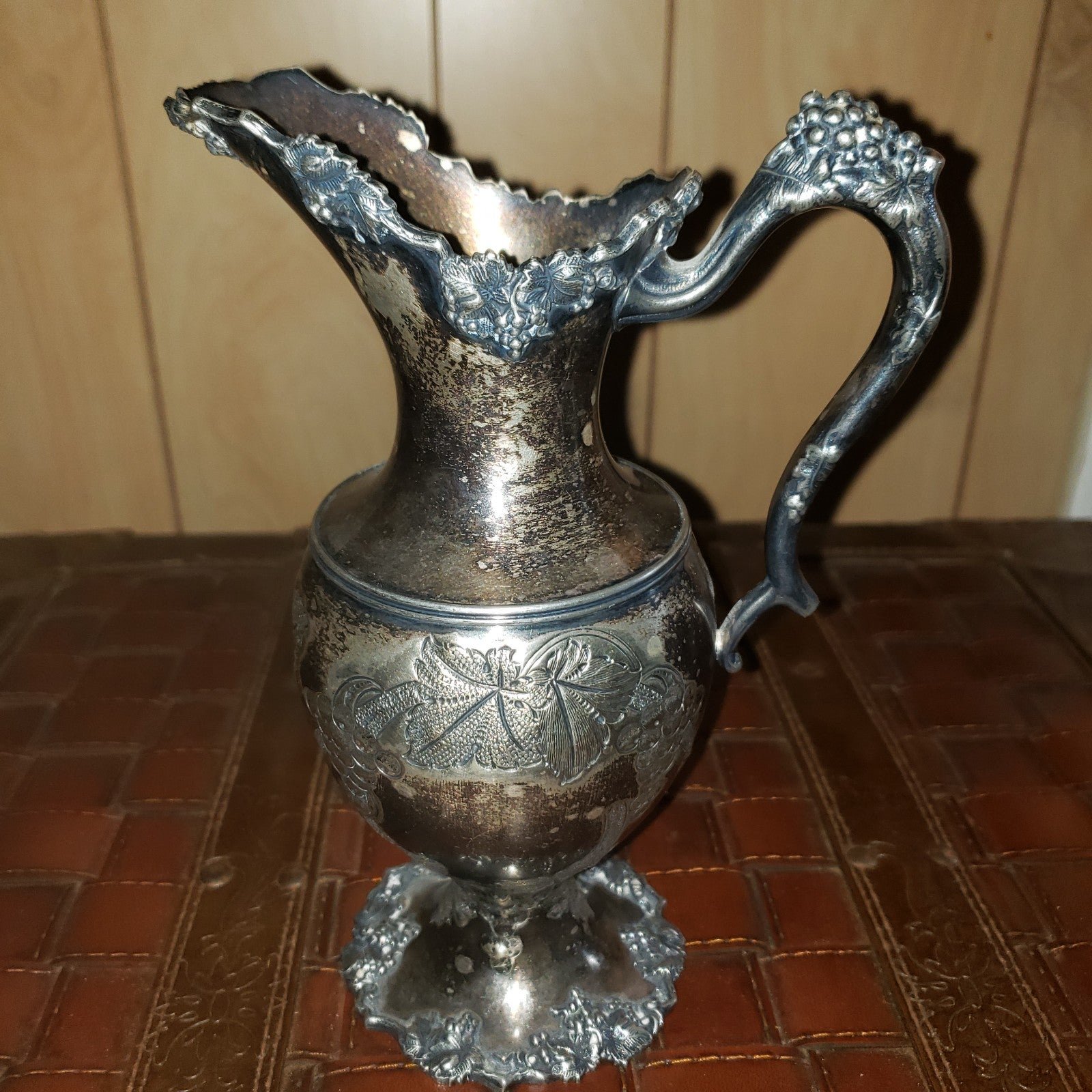 Antique Barbour Silver Co. BSCEP # 5301 Silver Plated Floral Grapevine Pitcher