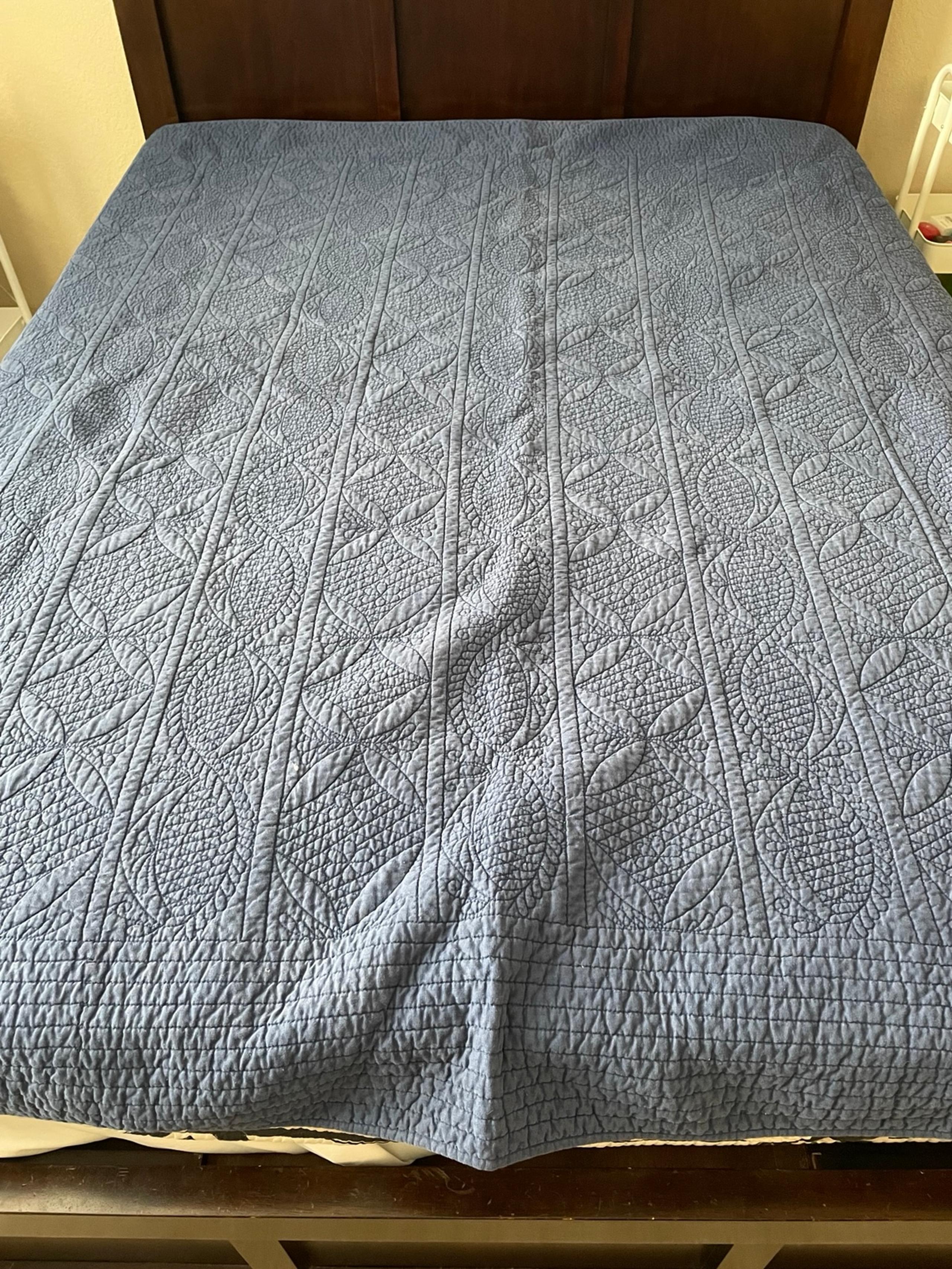 Pottery Barn 84x91 Bedspread Quilt Bedding Comforter Blue