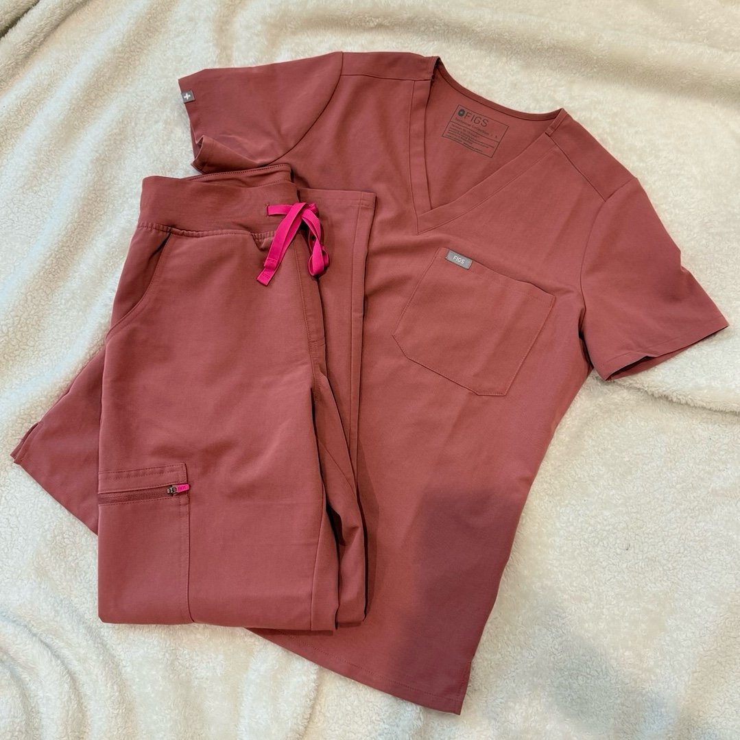 EUC Small Figs scrubs set