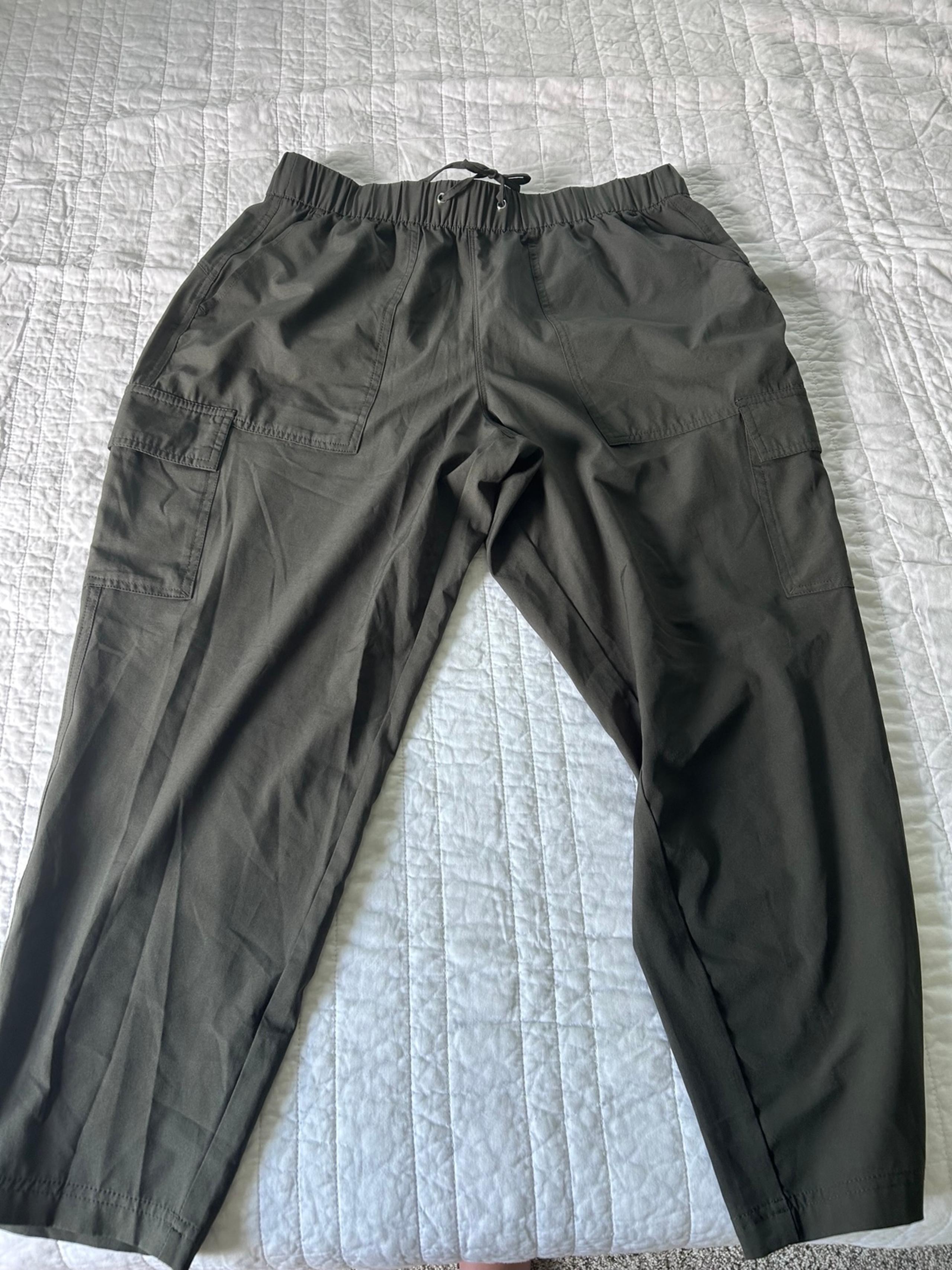 Old Navy stretchtech cargo pants