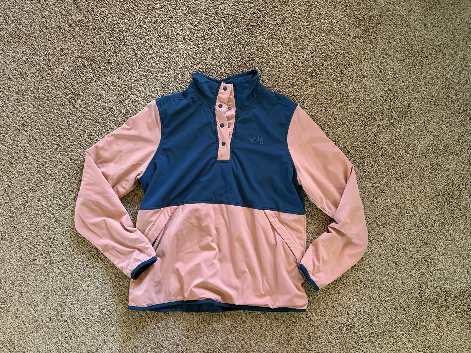 EUC Women’s The North Face 1/4 Snap