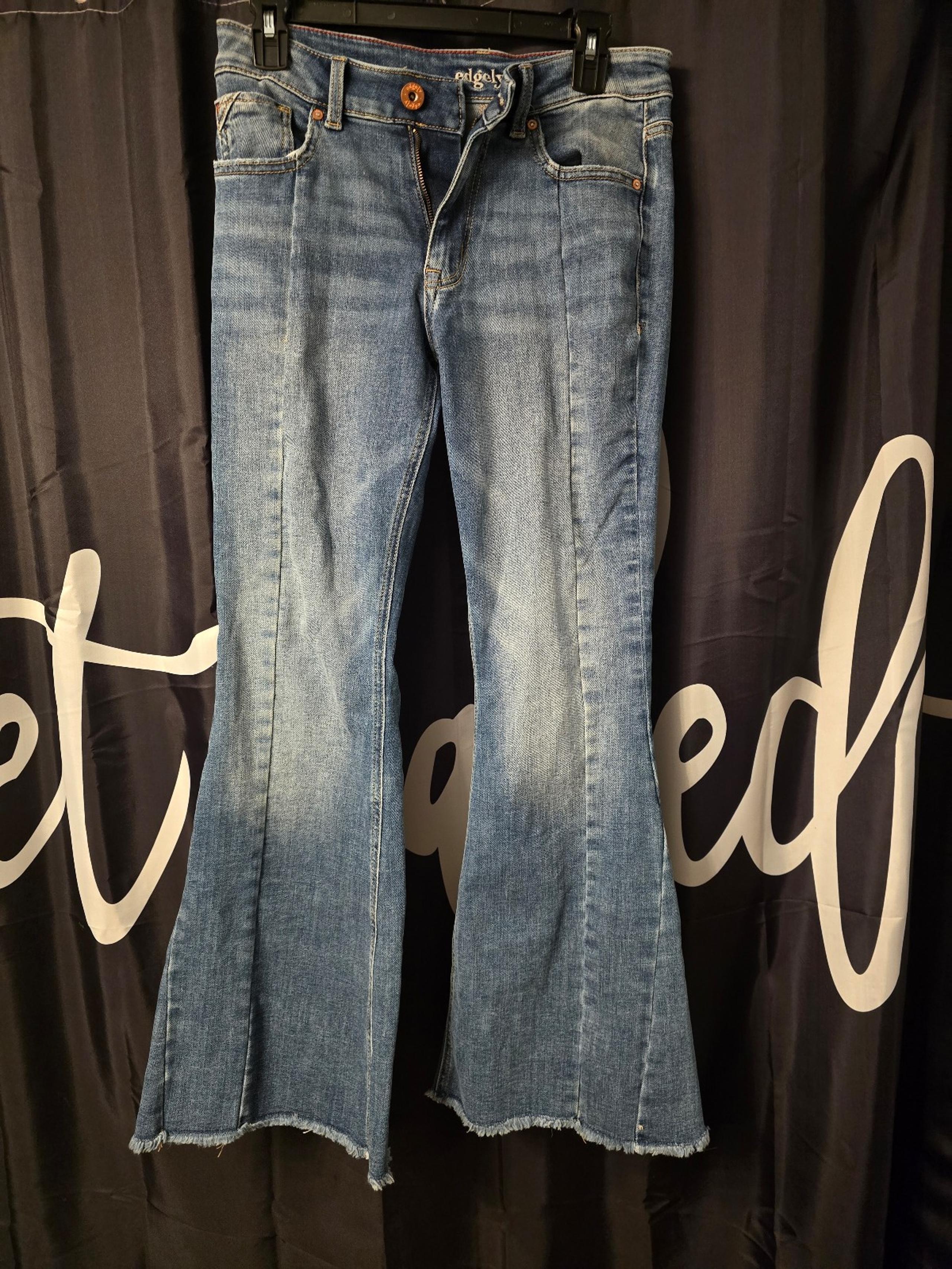 Maurices high rise size 6 jeans