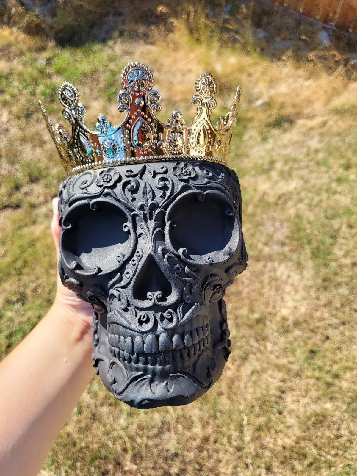 BBW Filigree Skull With Crown Candle Holder