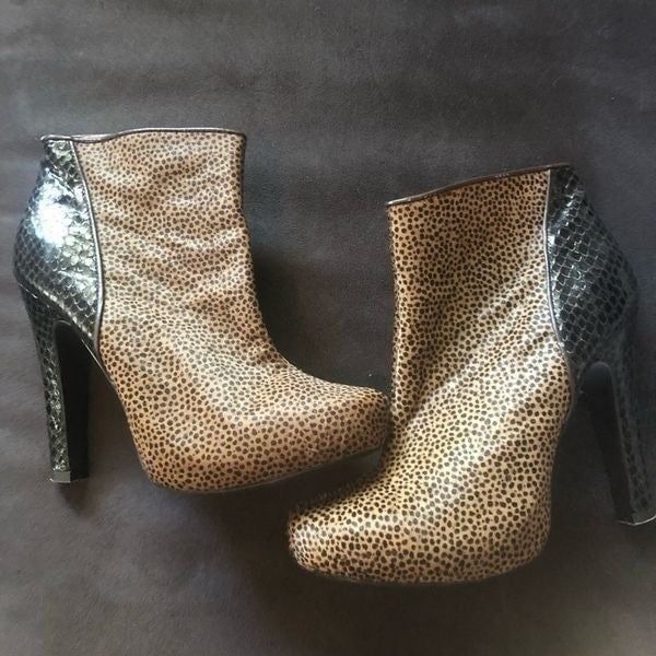 Unique Colin Stuart animal print boots