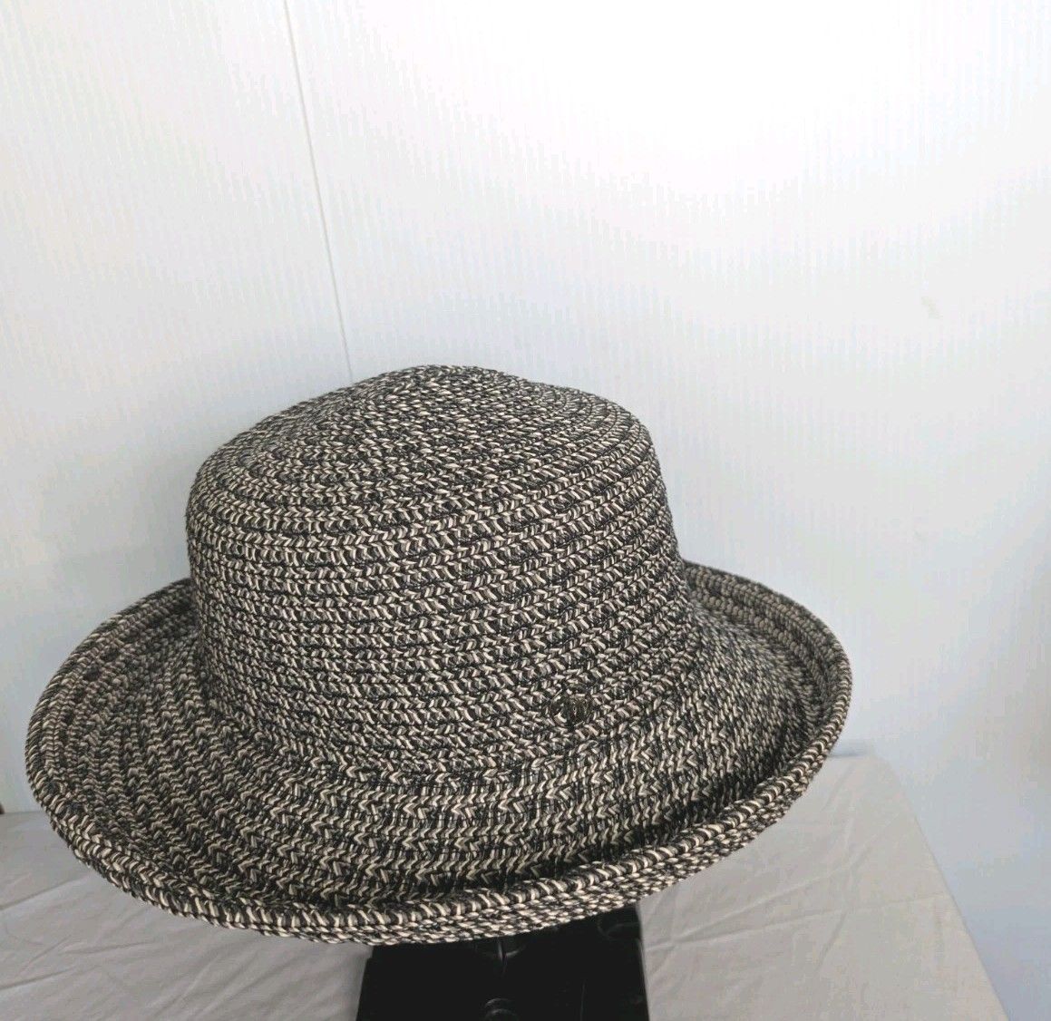 Nine West Woven Wide Brim Sun Hat Fedora Bucket Blue Packable Woven Gray White